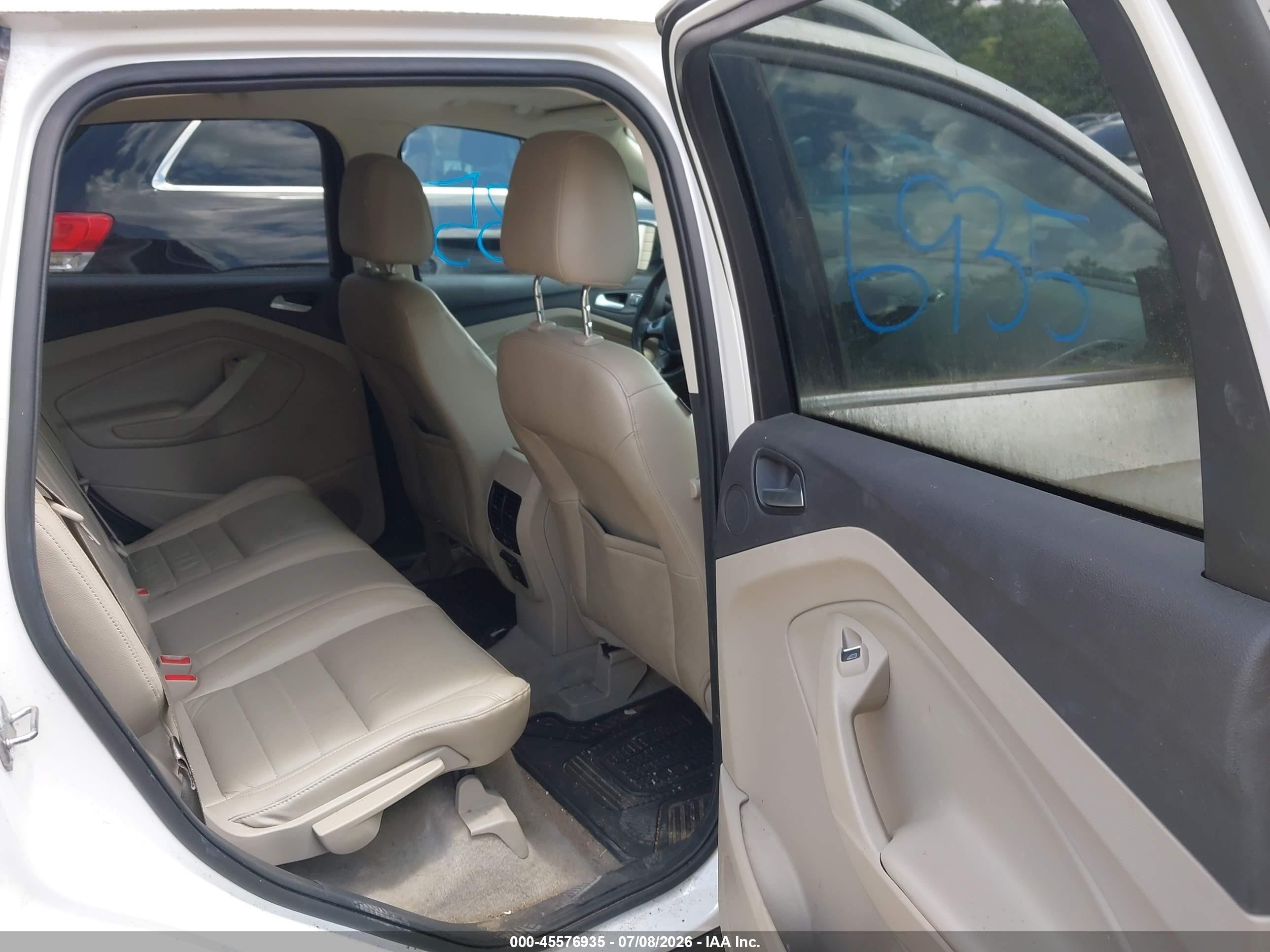 2015 Ford Escape Titanium White vin: 1FMCU9J99FUC75804