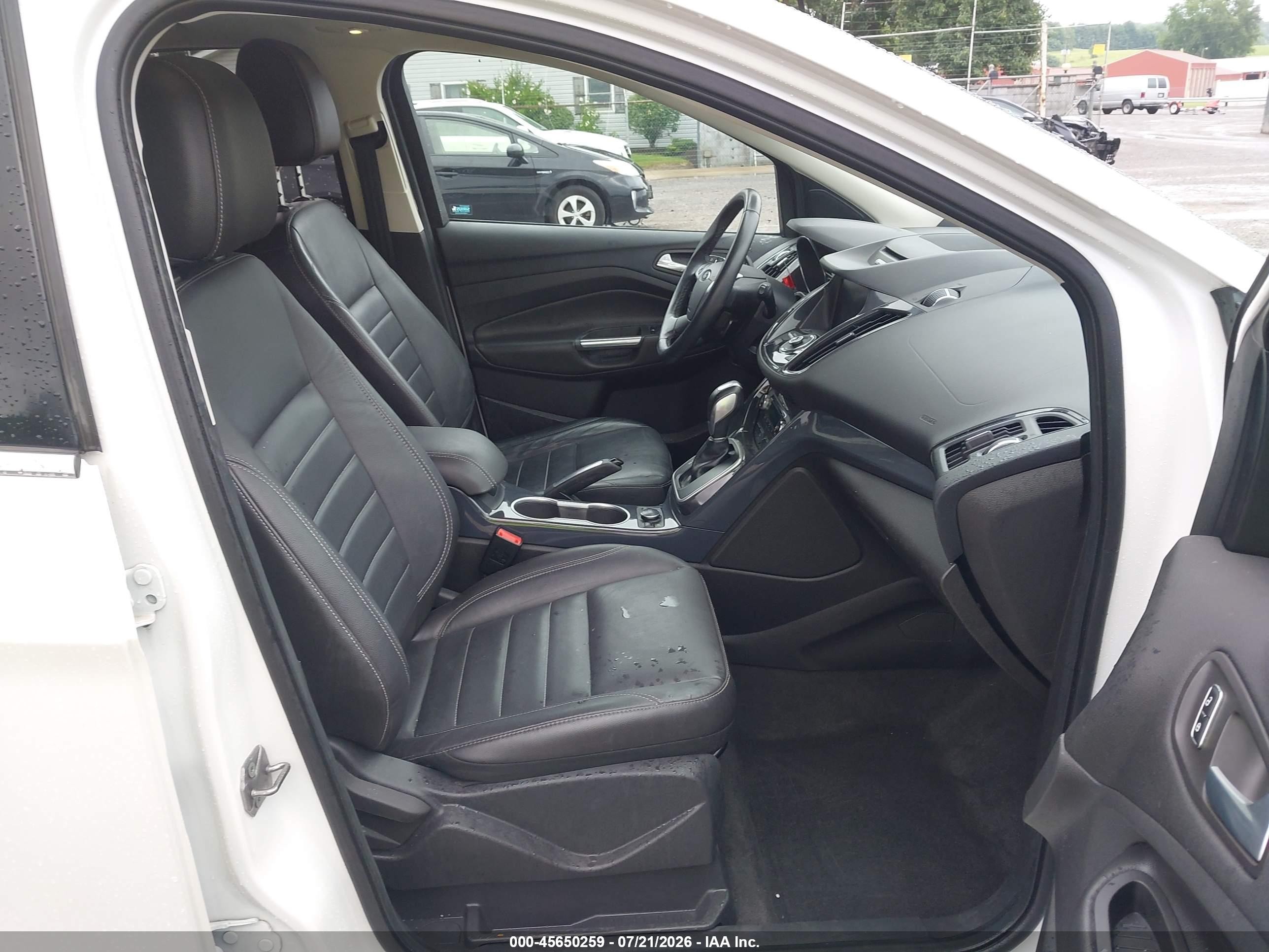 2014 Ford Escape Titanium White vin: 1FMCU9J9XEUA12011