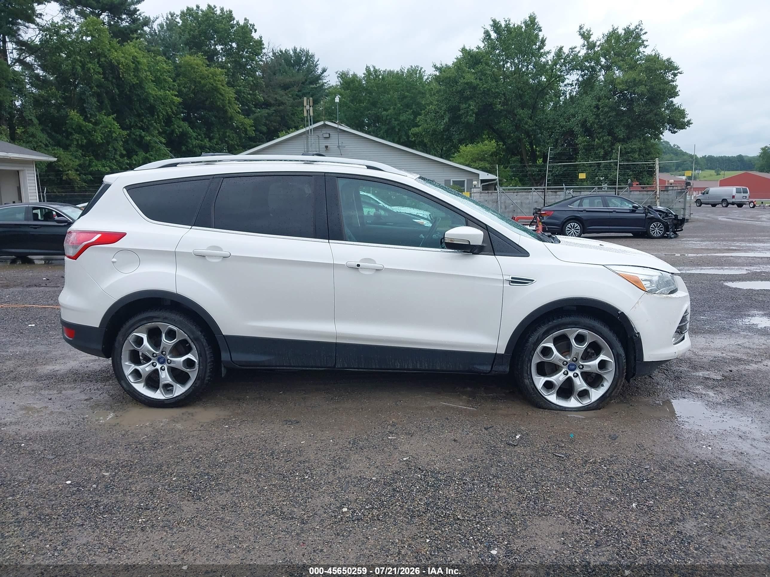 2014 Ford Escape Titanium White vin: 1FMCU9J9XEUA12011