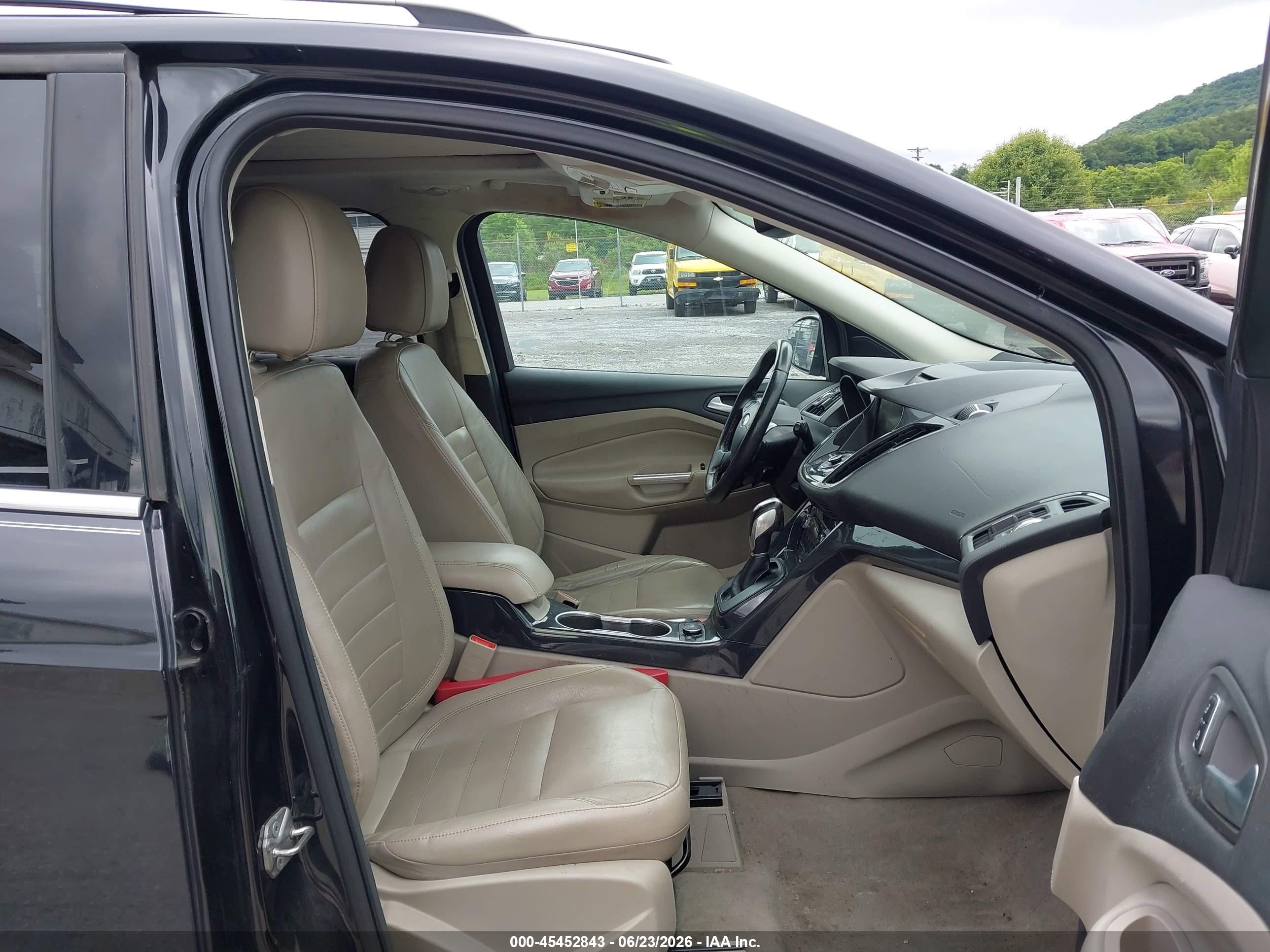 2014 Ford Escape Titanium Black vin: 1FMCU9J9XEUC34130