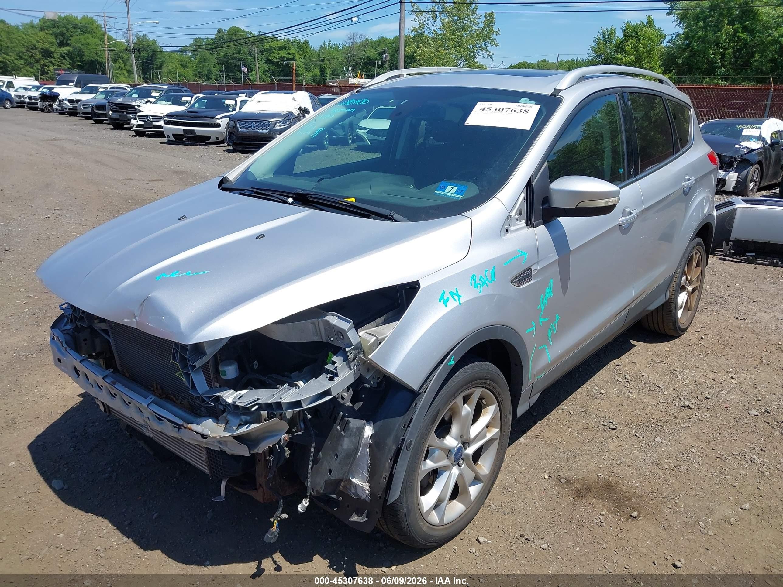 2014 Ford Escape Titanium Silver vin: 1FMCU9J9XEUD69558