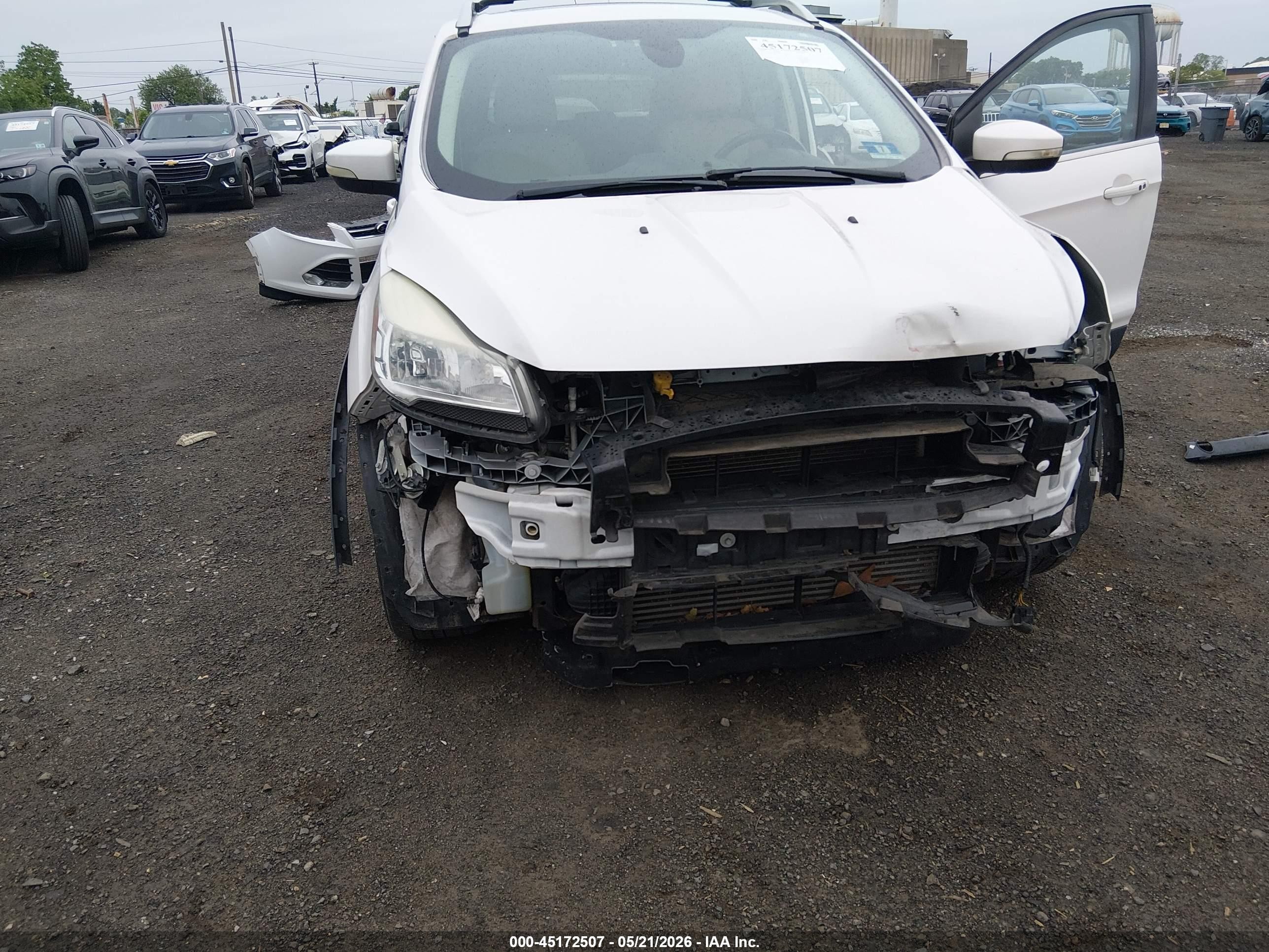 2014 Ford Escape Titanium White vin: 1FMCU9J9XEUD97991