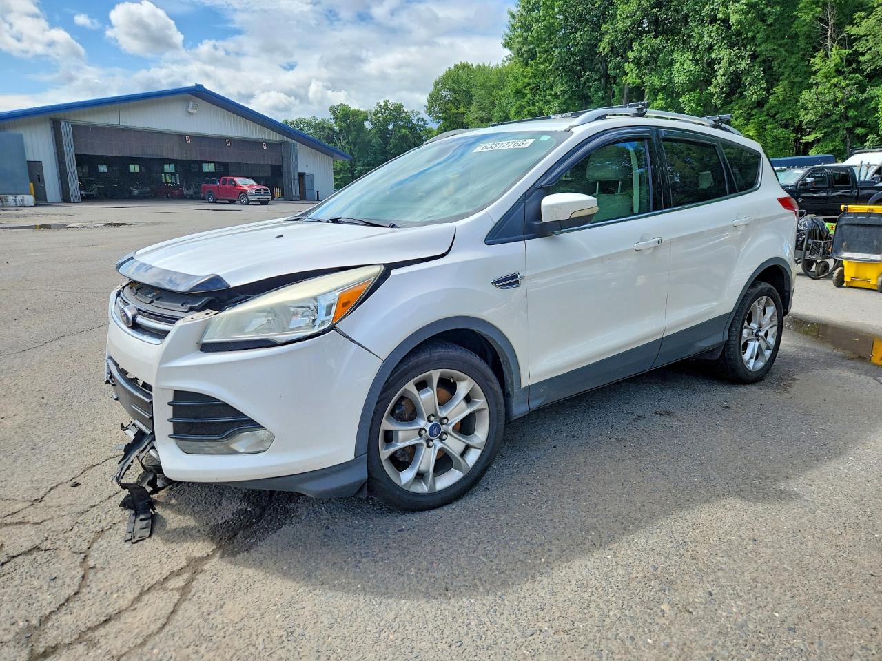 2014 Ford Escape Titanium White vin: 1FMCU9J9XEUE07807