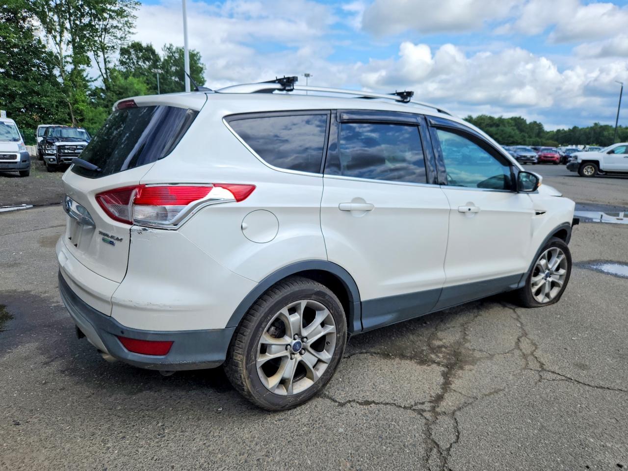 2014 Ford Escape Titanium White vin: 1FMCU9J9XEUE07807