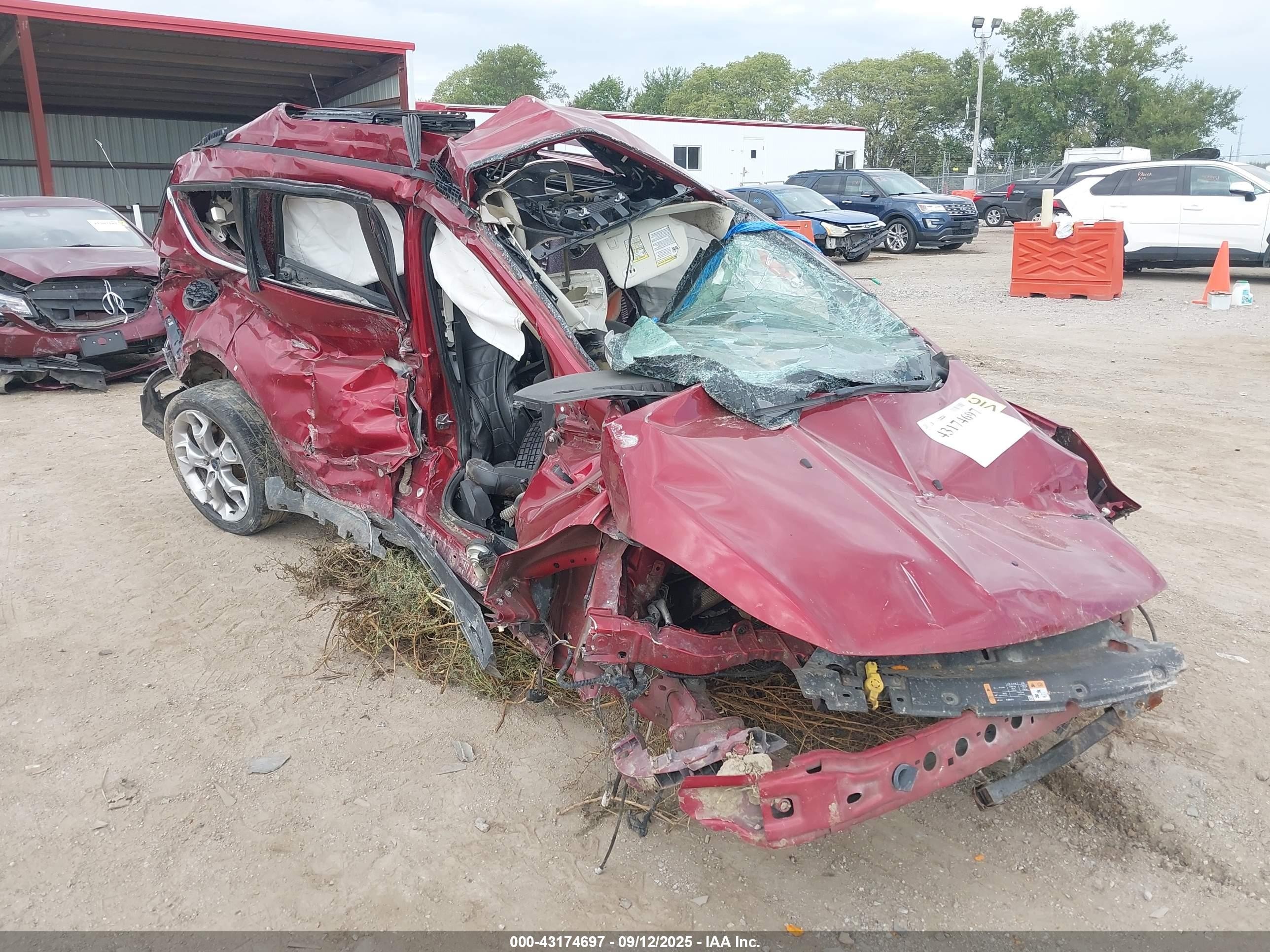 2014 Ford Escape Titanium Red vin: 1FMCU9J9XEUE56943