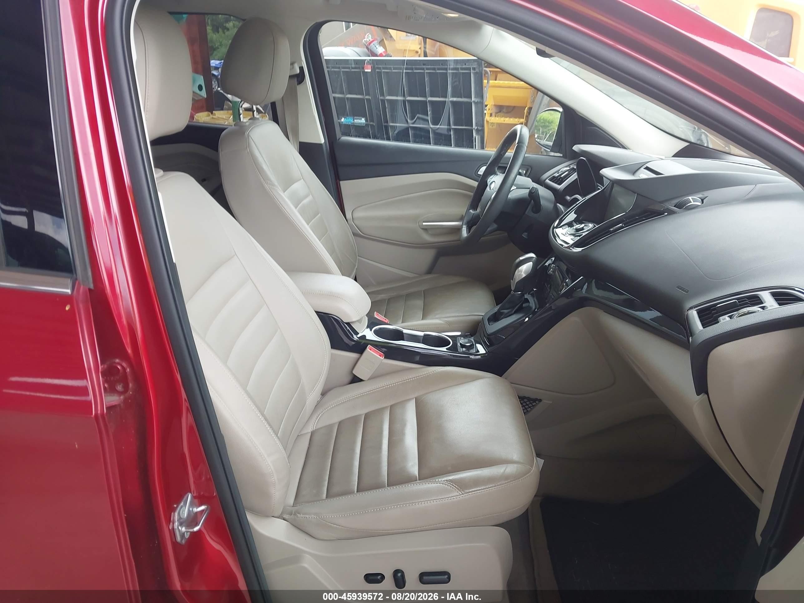 2015 Ford Escape Titanium Burgundy vin: 1FMCU9J9XFUA96803