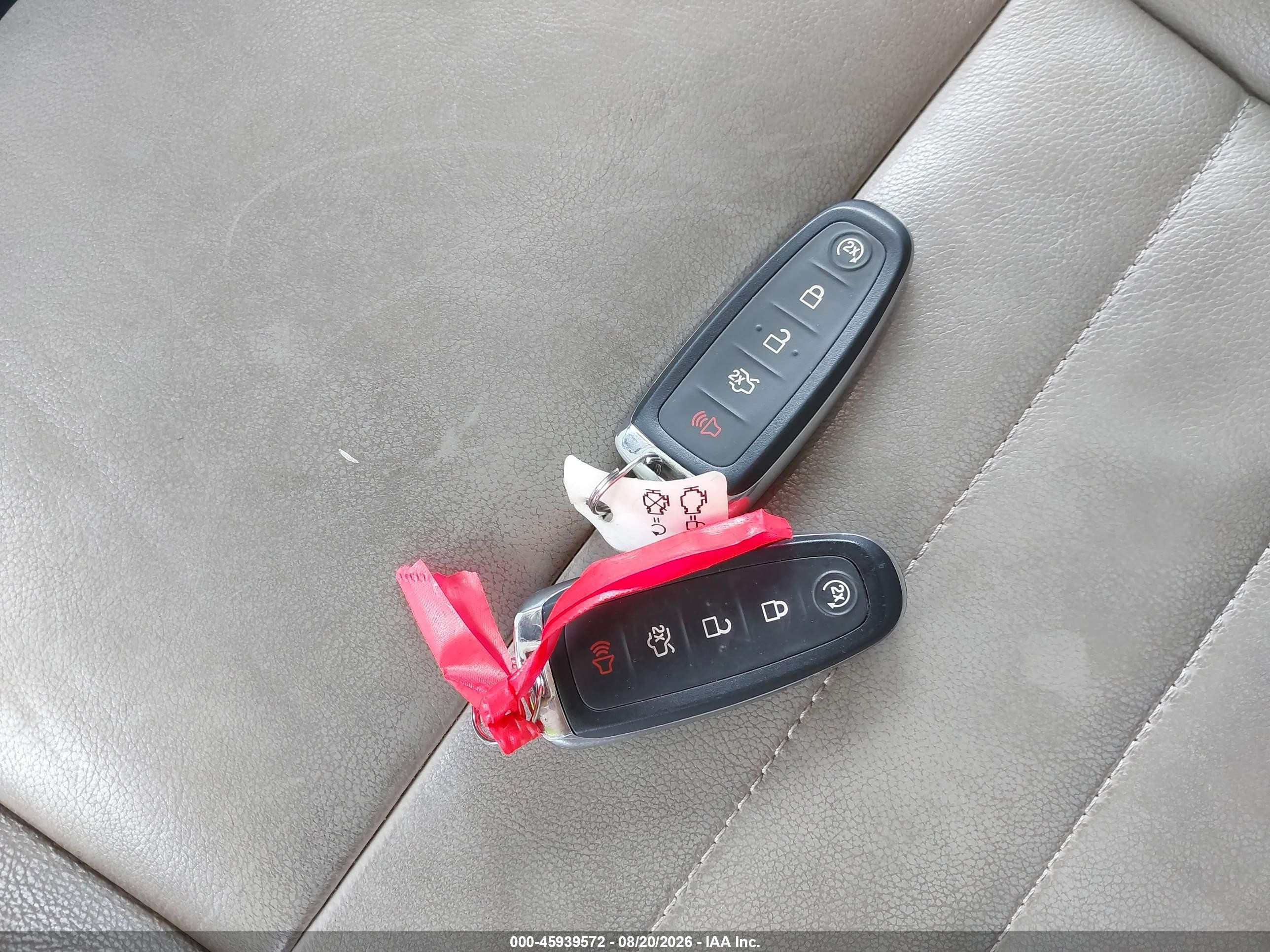 2015 Ford Escape Titanium Burgundy vin: 1FMCU9J9XFUA96803