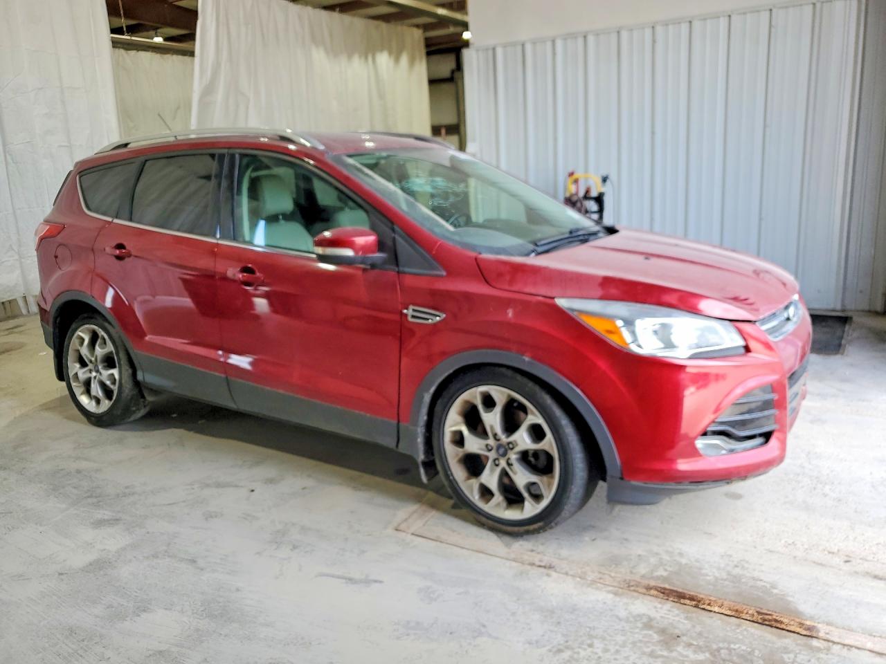 2015 Ford Escape Titanium Burgundy vin: 1FMCU9J9XFUB15639
