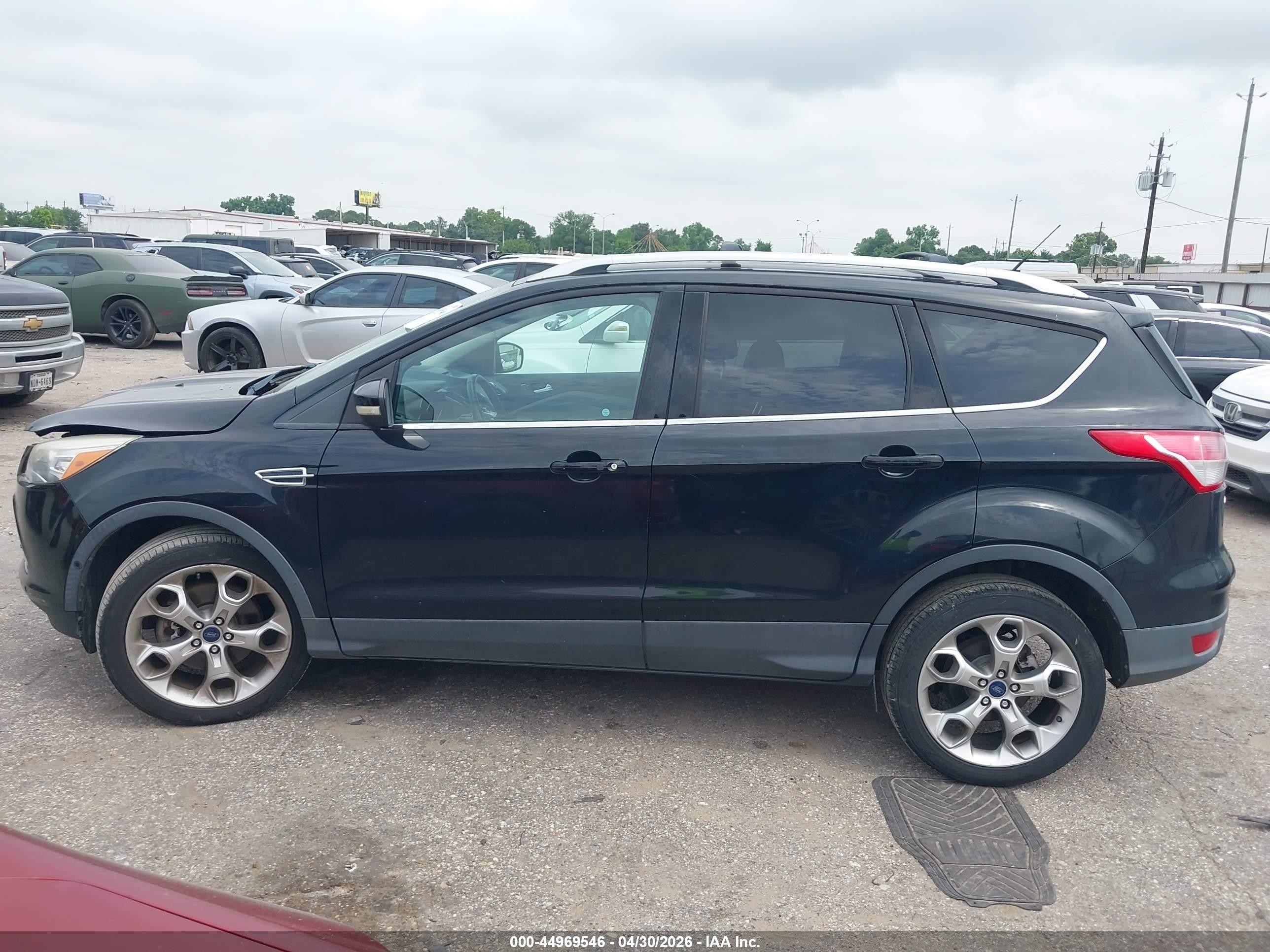 2016 Ford Escape Titanium Черный vin: 1FMCU9J9XGUC80365