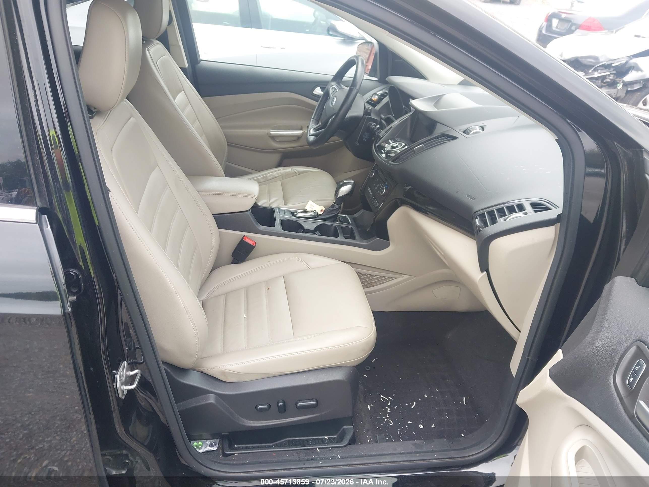 2019 Ford Escape Titanium Black vin: 1FMCU9J9XKUC21115