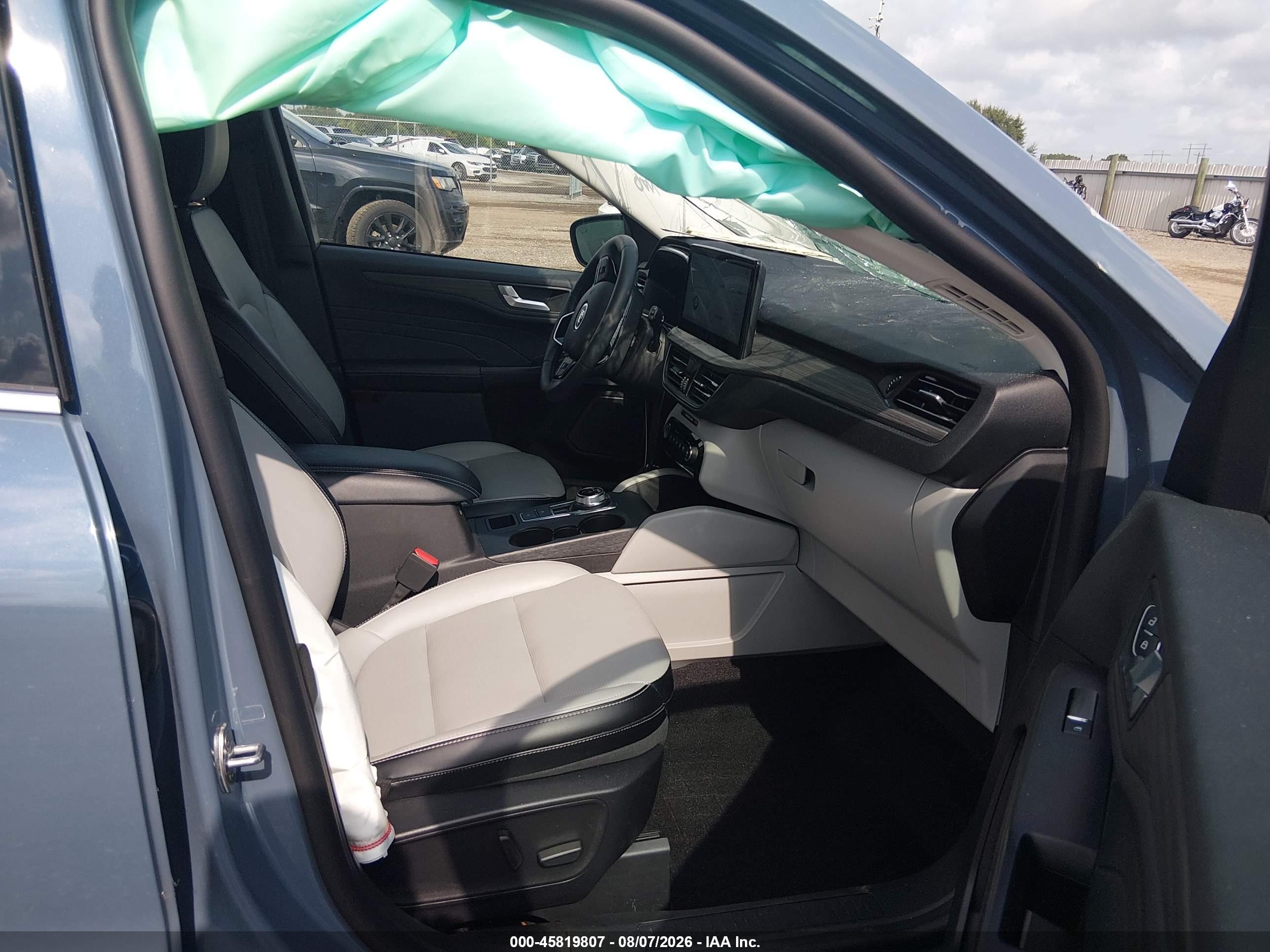 2024 Ford Escape Platinum Light Blue vin: 1FMCU9JA5RUB51656