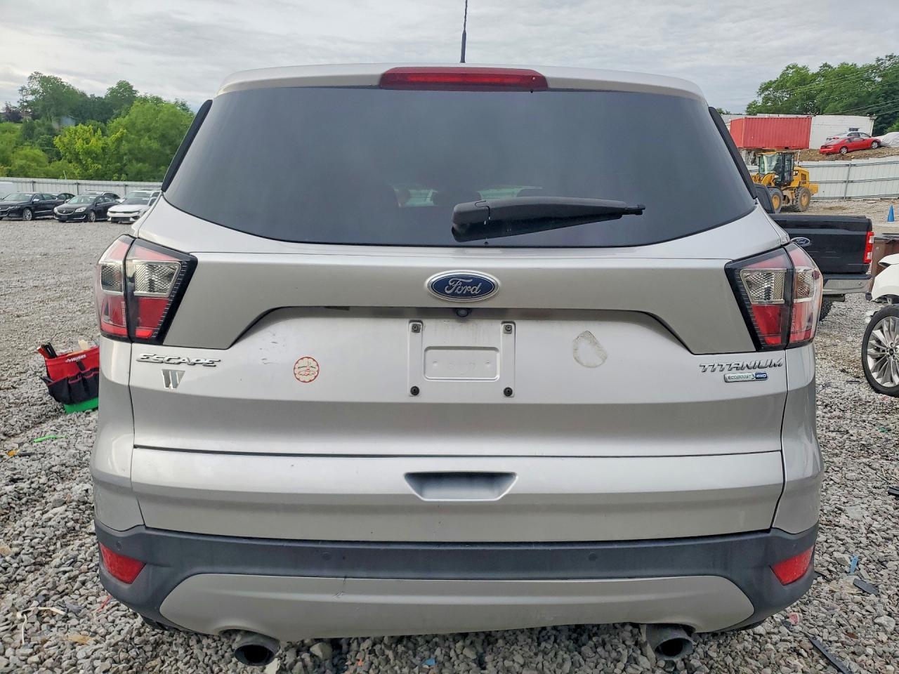 2017 Ford Escape Titanium Silver vin: 1FMCU9JD2HUC21798