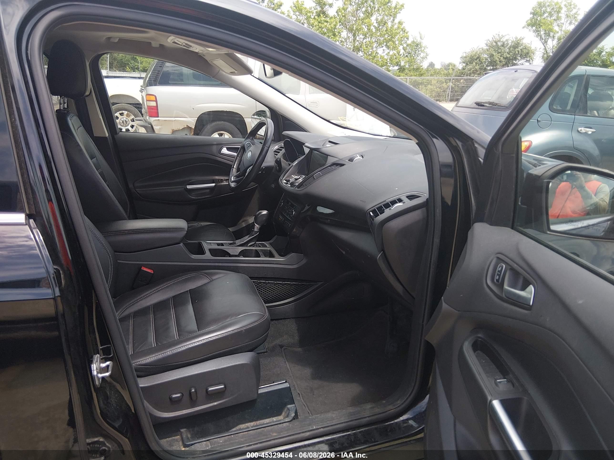 2017 Ford Escape Titanium Black vin: 1FMCU9JD7HUC09078