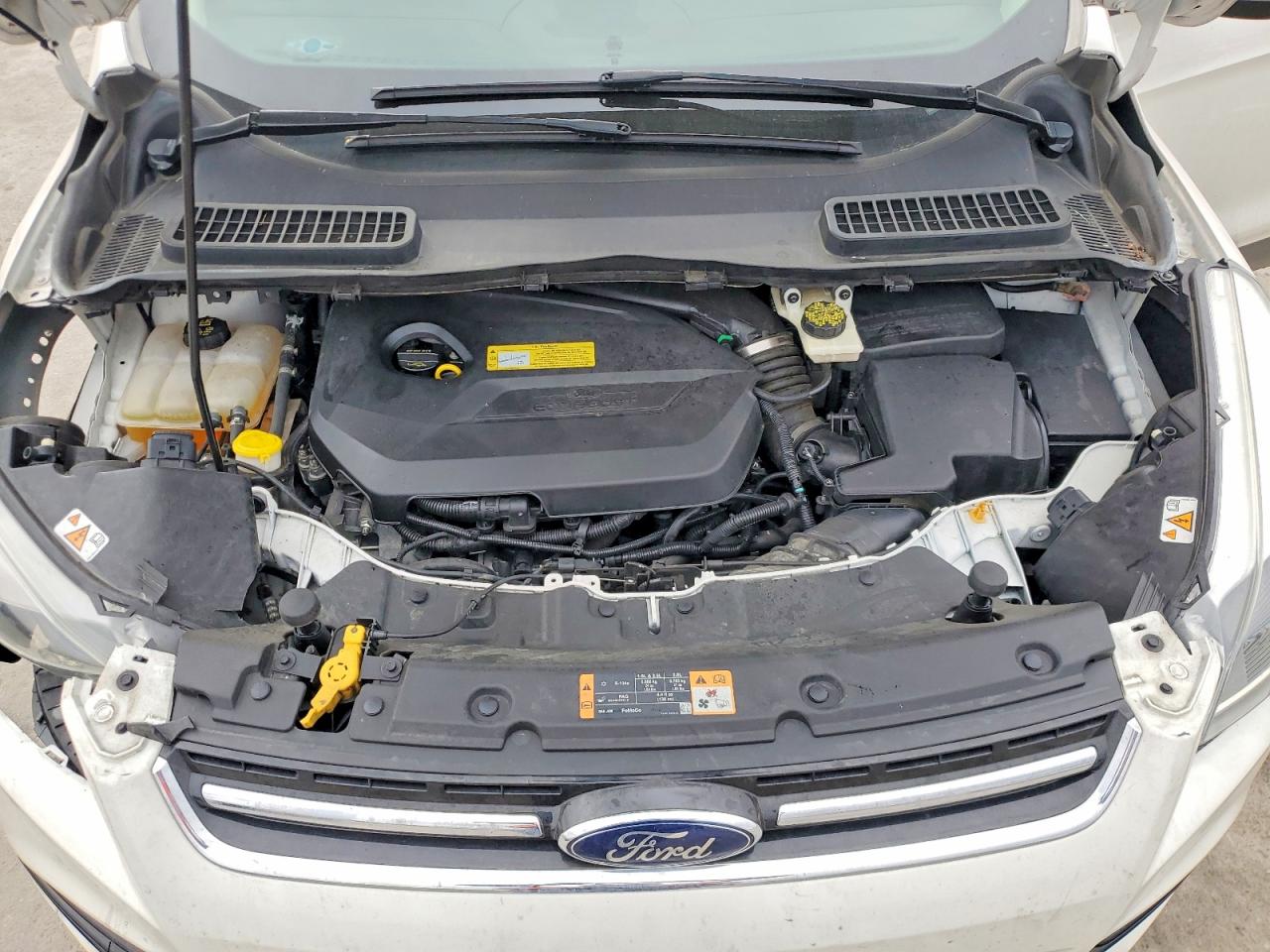 2014 Ford Escape Titanium White vin: 1FMCU9JX0EUA75522