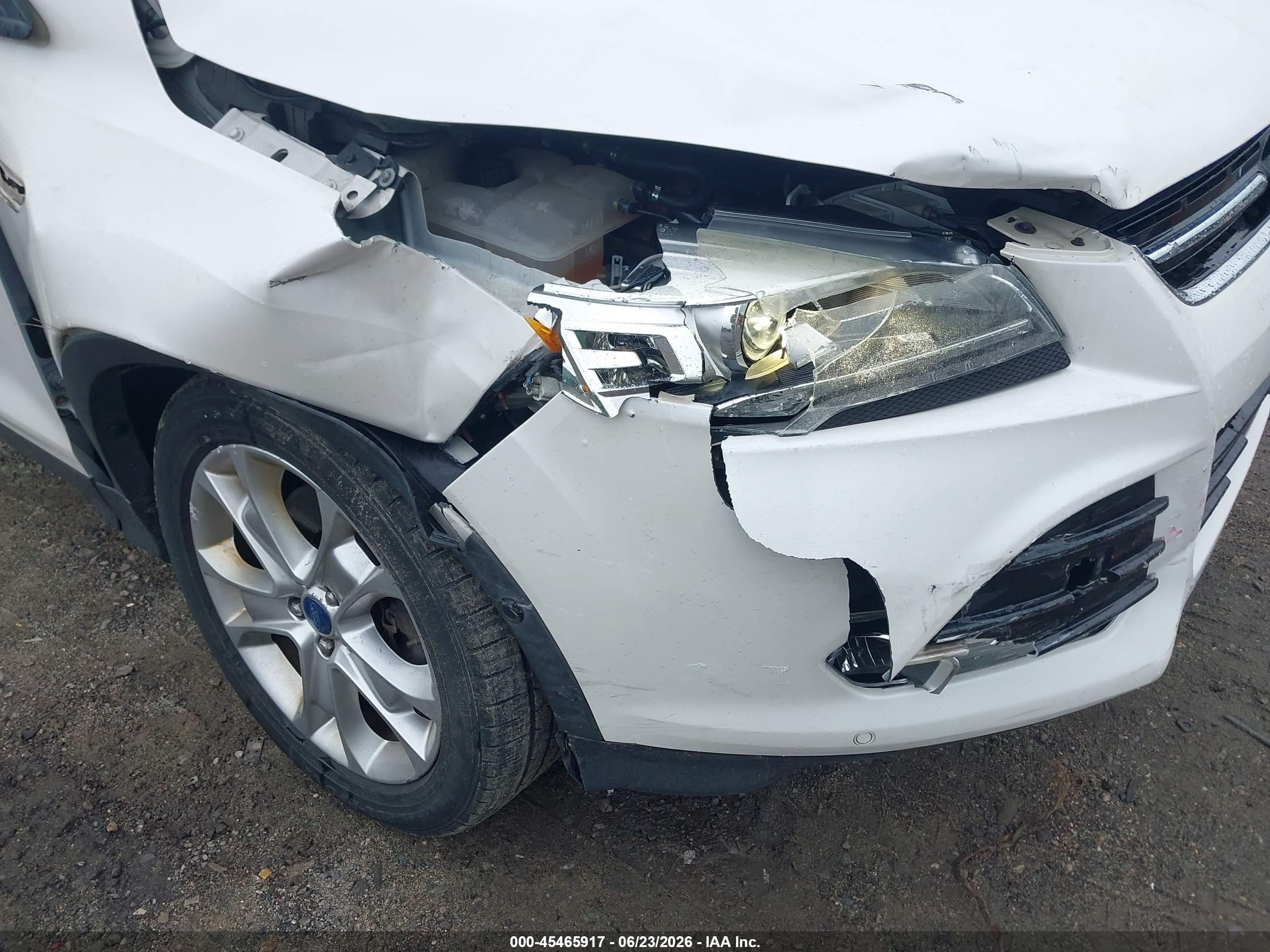 2014 Ford Escape Titanium White vin: 1FMCU9JX1EUB17146
