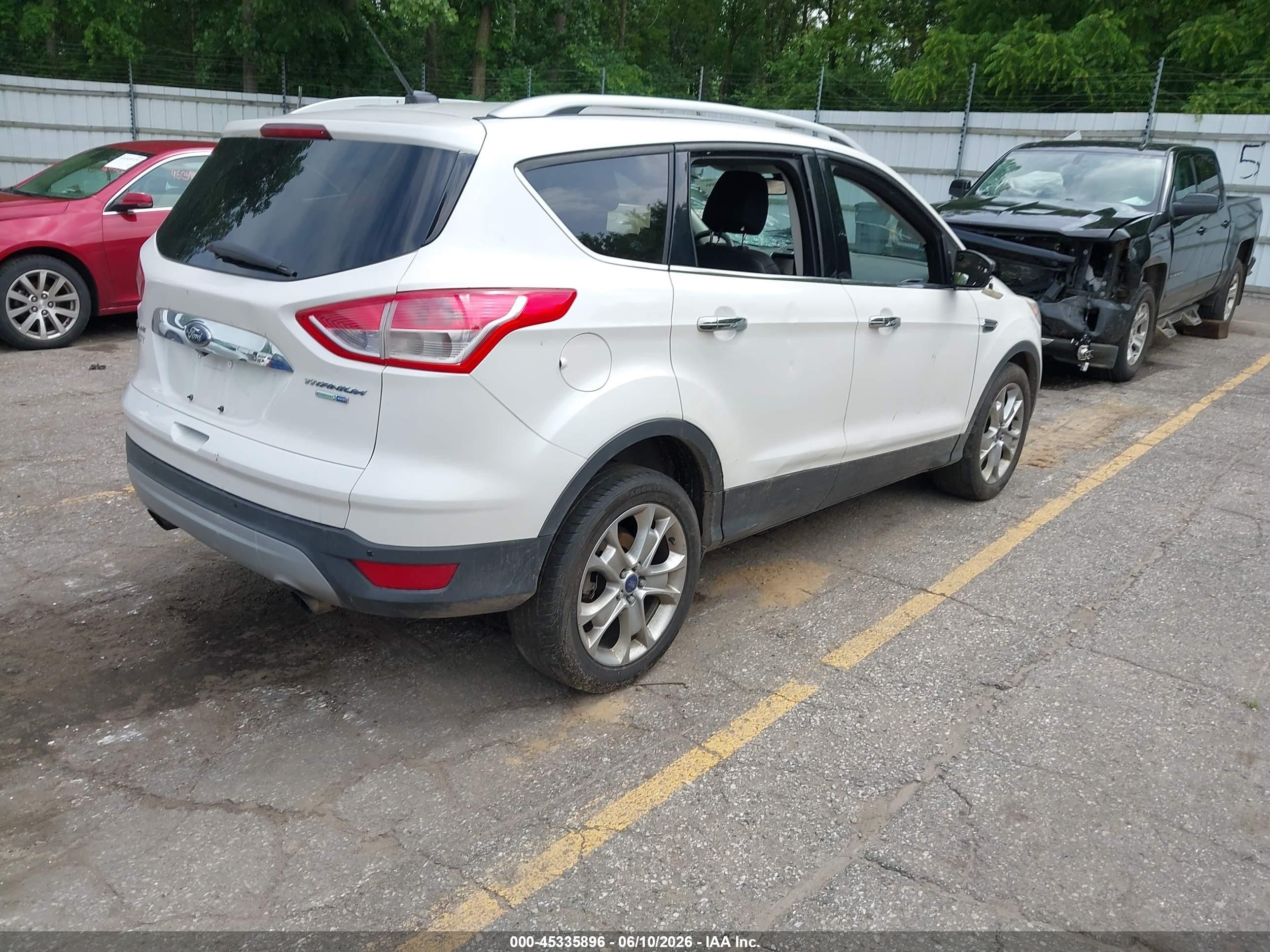 2014 Ford Escape Titanium White vin: 1FMCU9JX1EUE22288