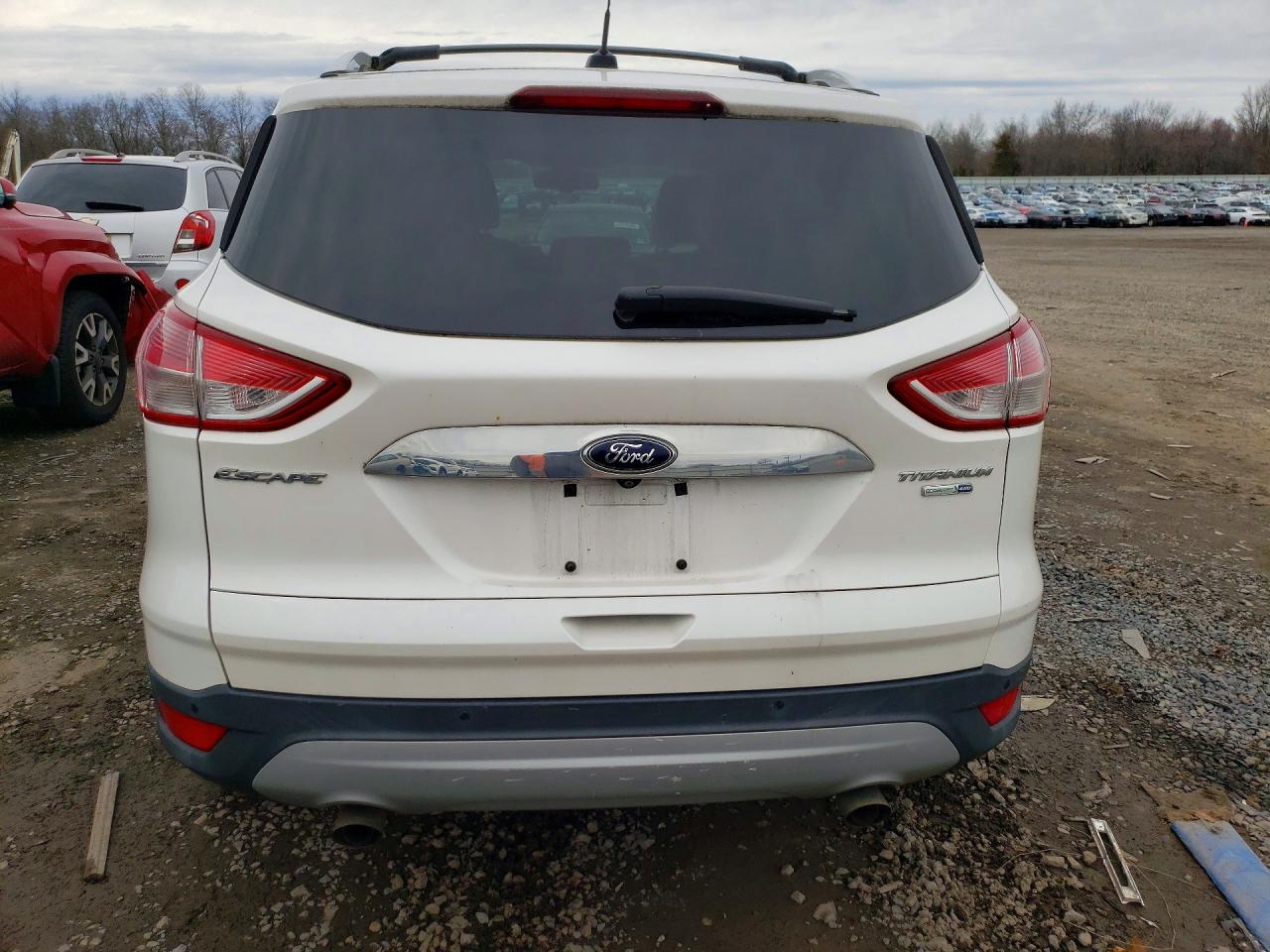 2014 Ford Escape Titanium White vin: 1FMCU9JX1EUE32173