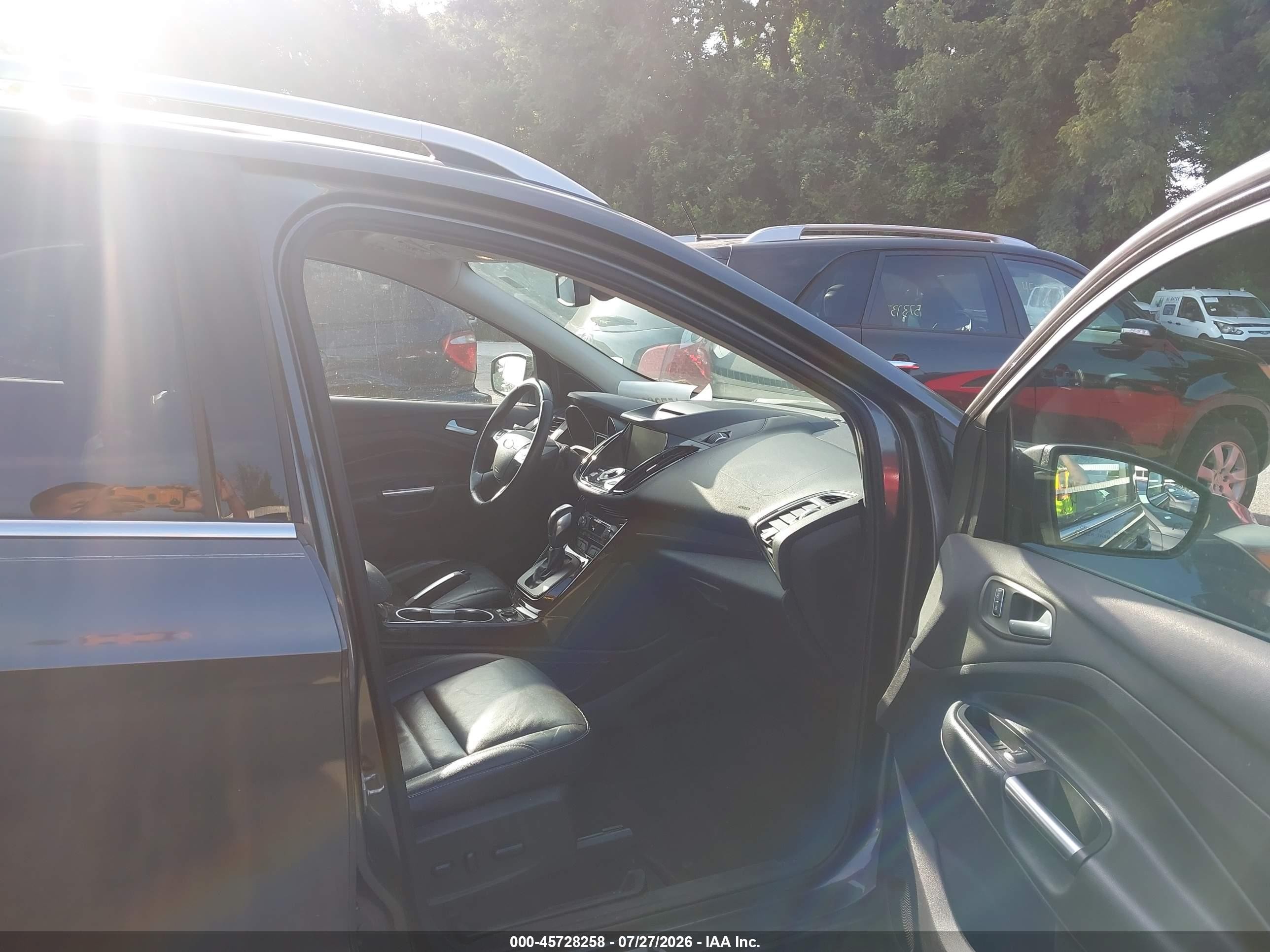 2015 Ford Escape Titanium Black vin: 1FMCU9JX1FUC87945