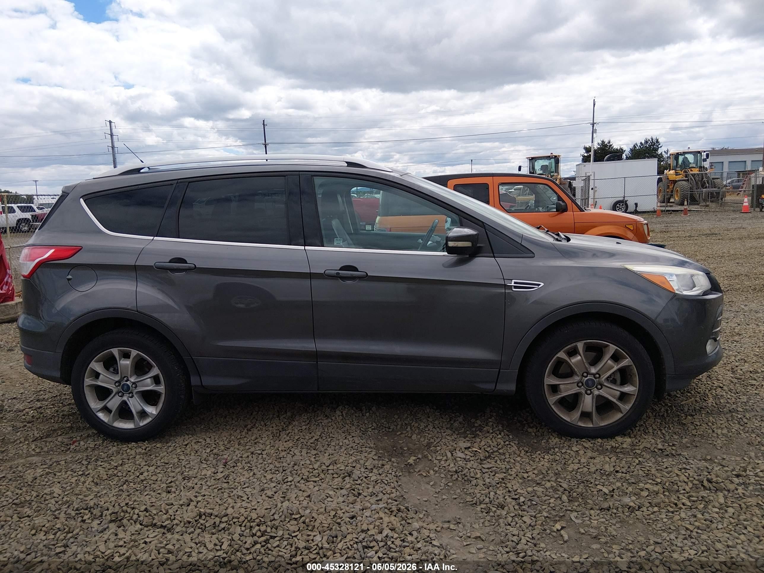 2016 Ford Escape Titanium Серый vin: 1FMCU9JX2GUA22193