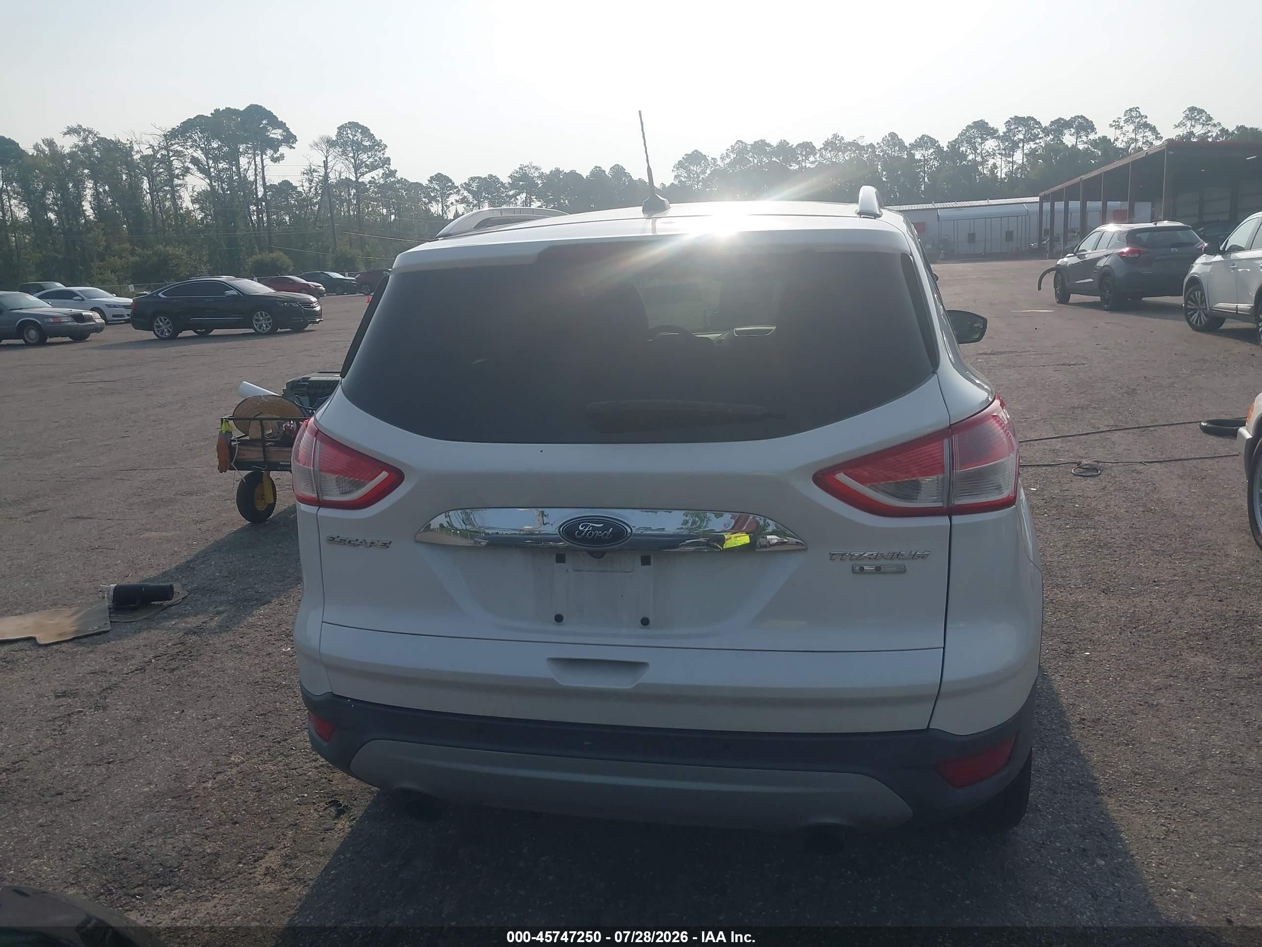 2015 Ford Escape Titanium Белый vin: 1FMCU9JX3FUB94201
