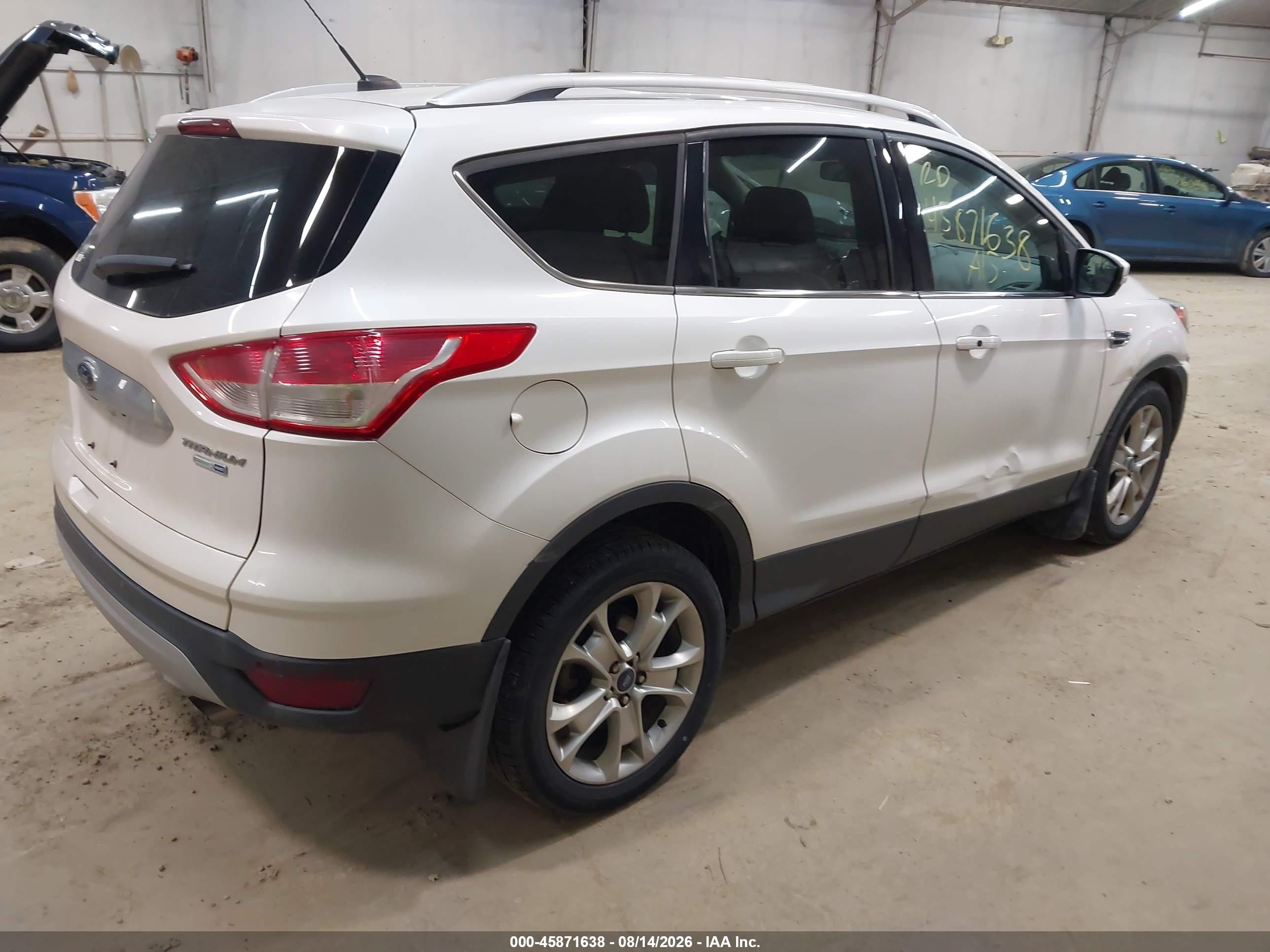 2015 Ford Escape Titanium White vin: 1FMCU9JX3FUC76302