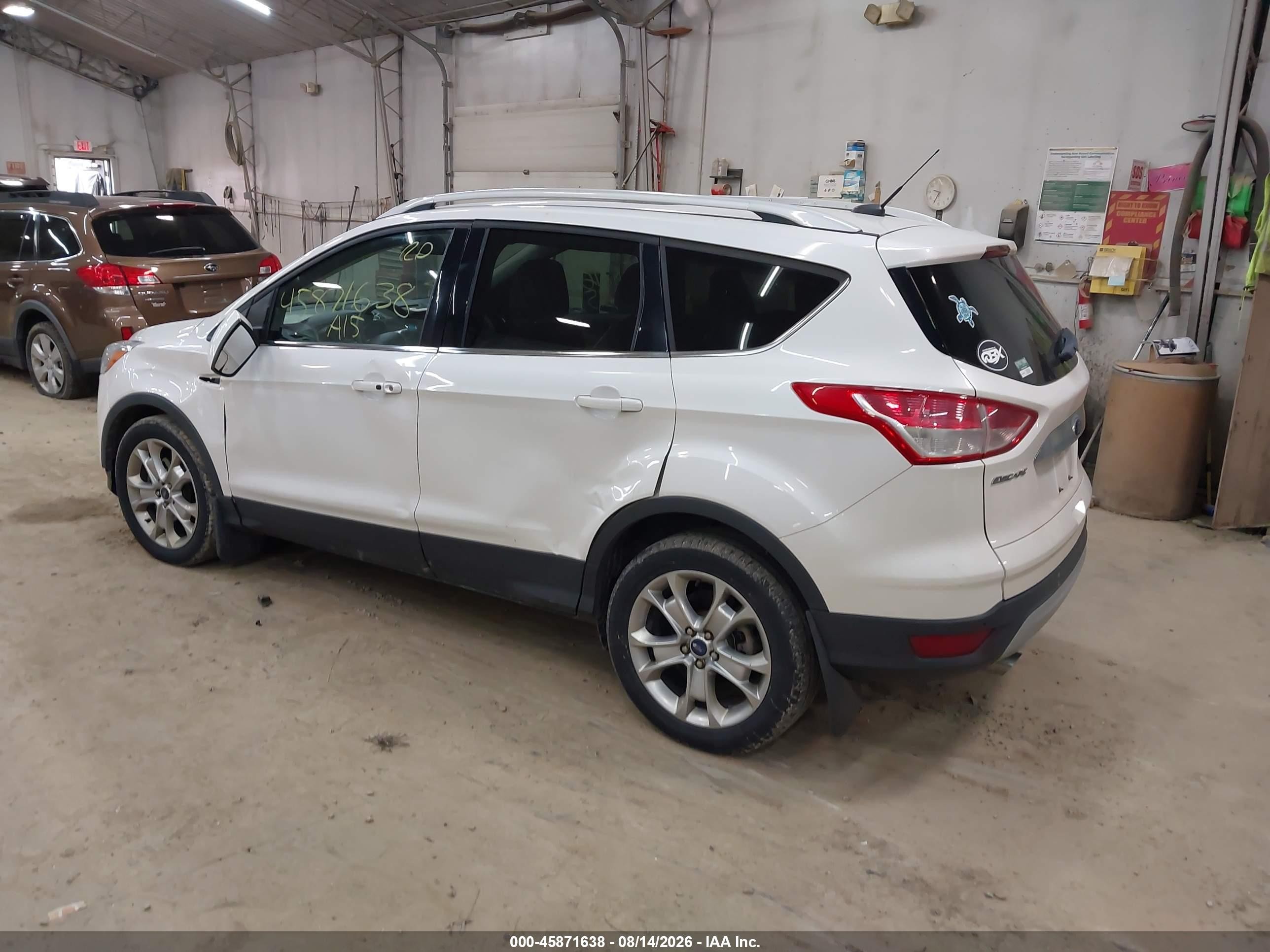 2015 Ford Escape Titanium White vin: 1FMCU9JX3FUC76302