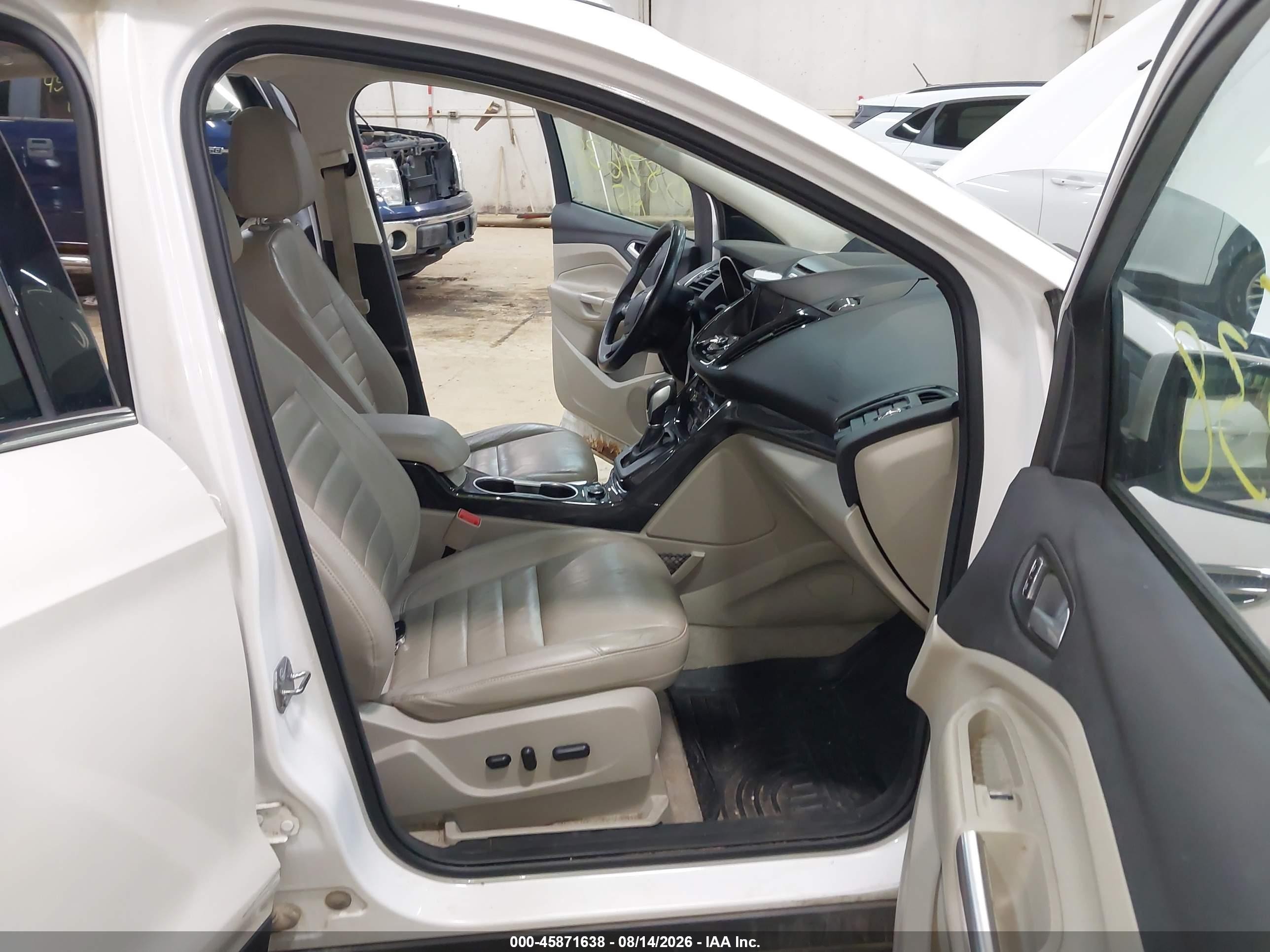 2015 Ford Escape Titanium White vin: 1FMCU9JX3FUC76302