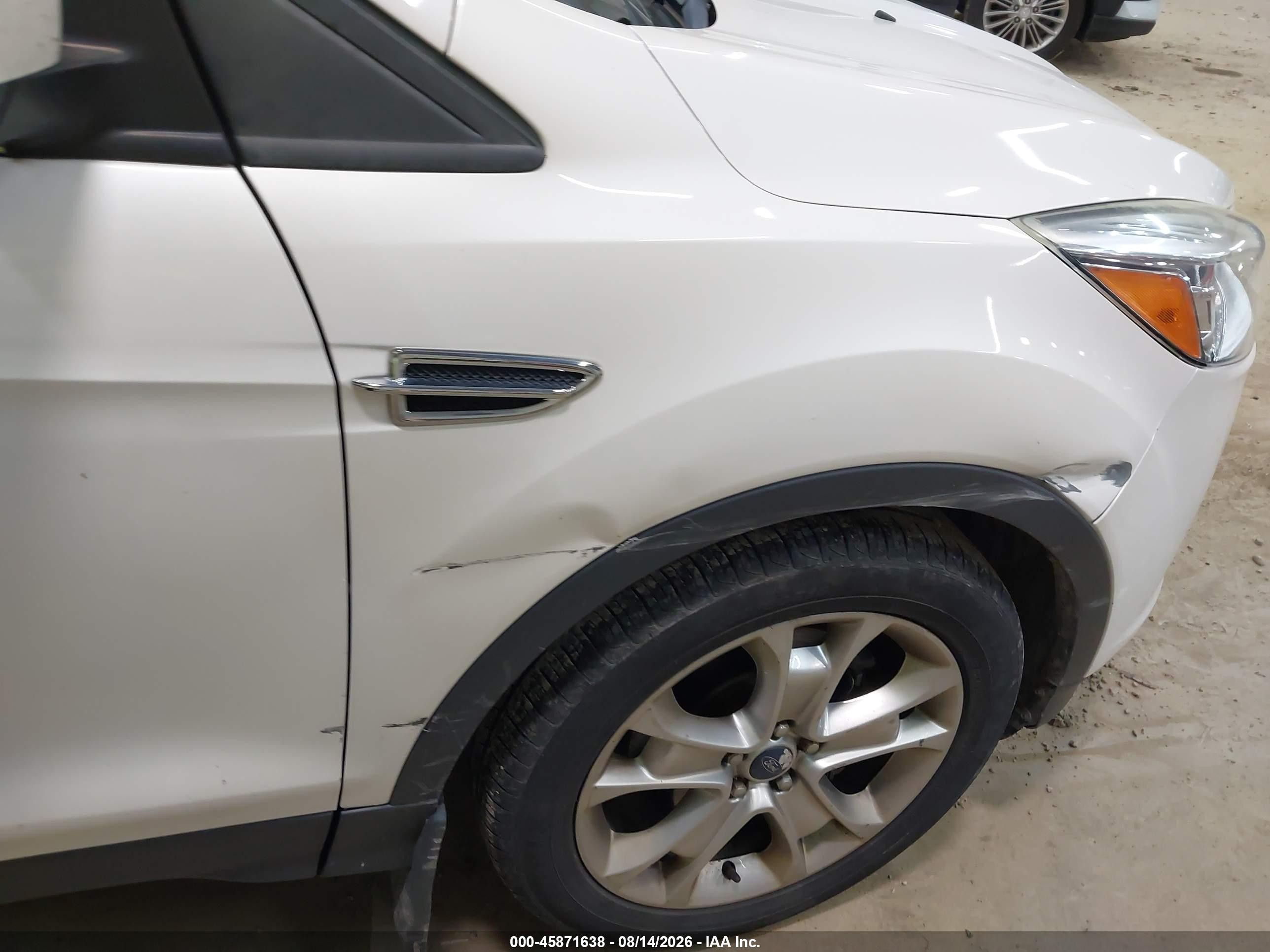 2015 Ford Escape Titanium White vin: 1FMCU9JX3FUC76302