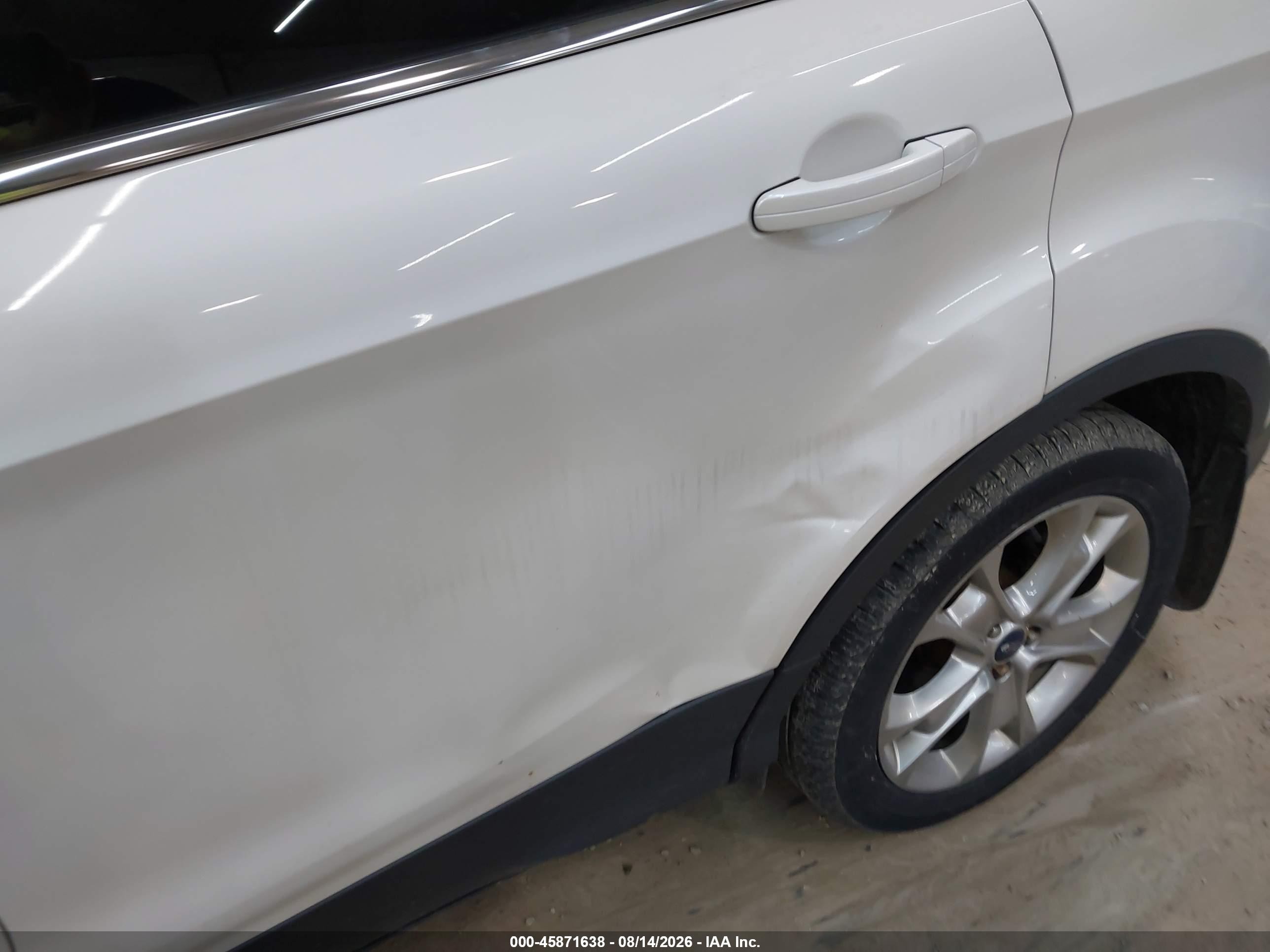 2015 Ford Escape Titanium White vin: 1FMCU9JX3FUC76302