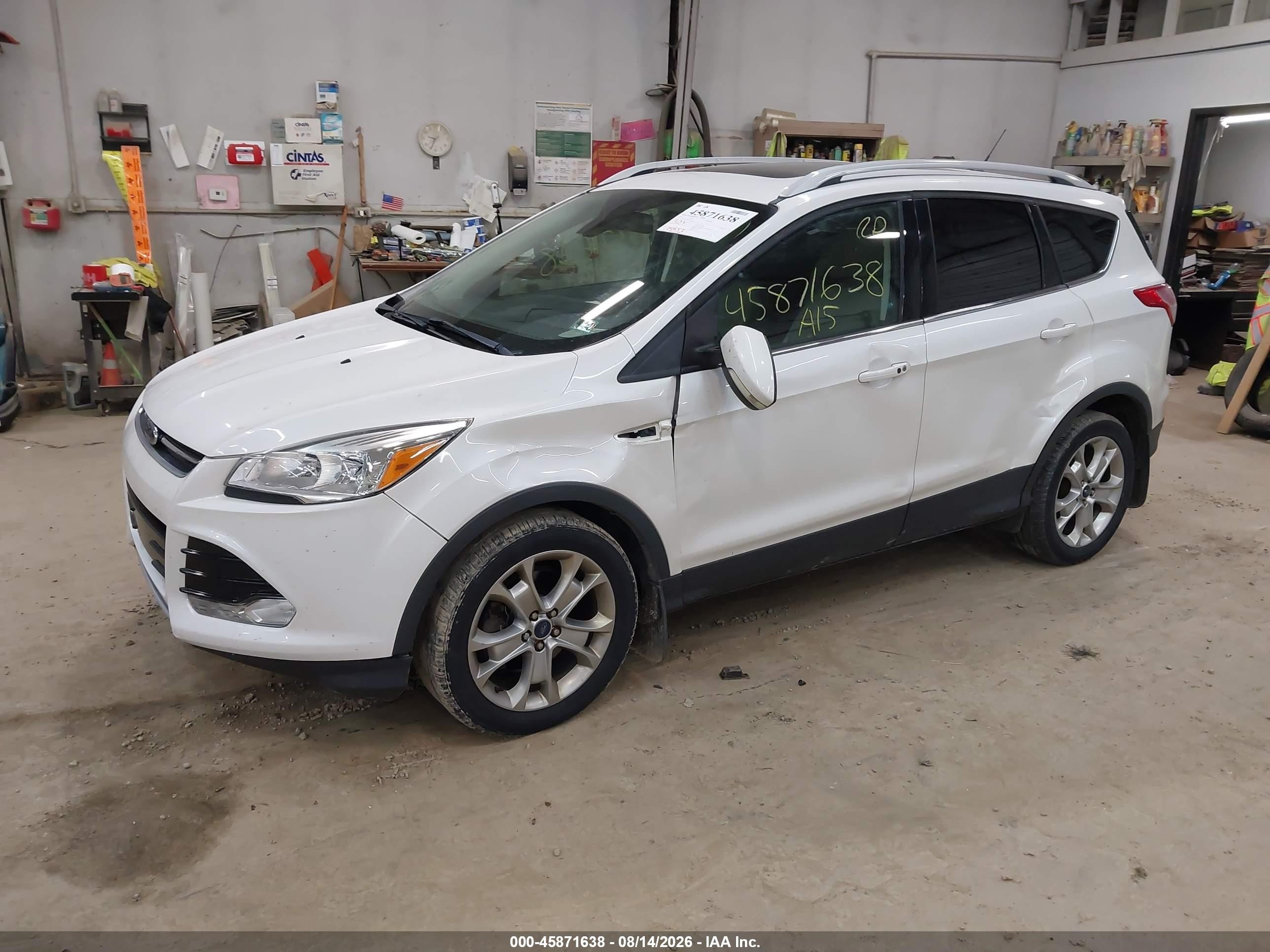 2015 Ford Escape Titanium White vin: 1FMCU9JX3FUC76302