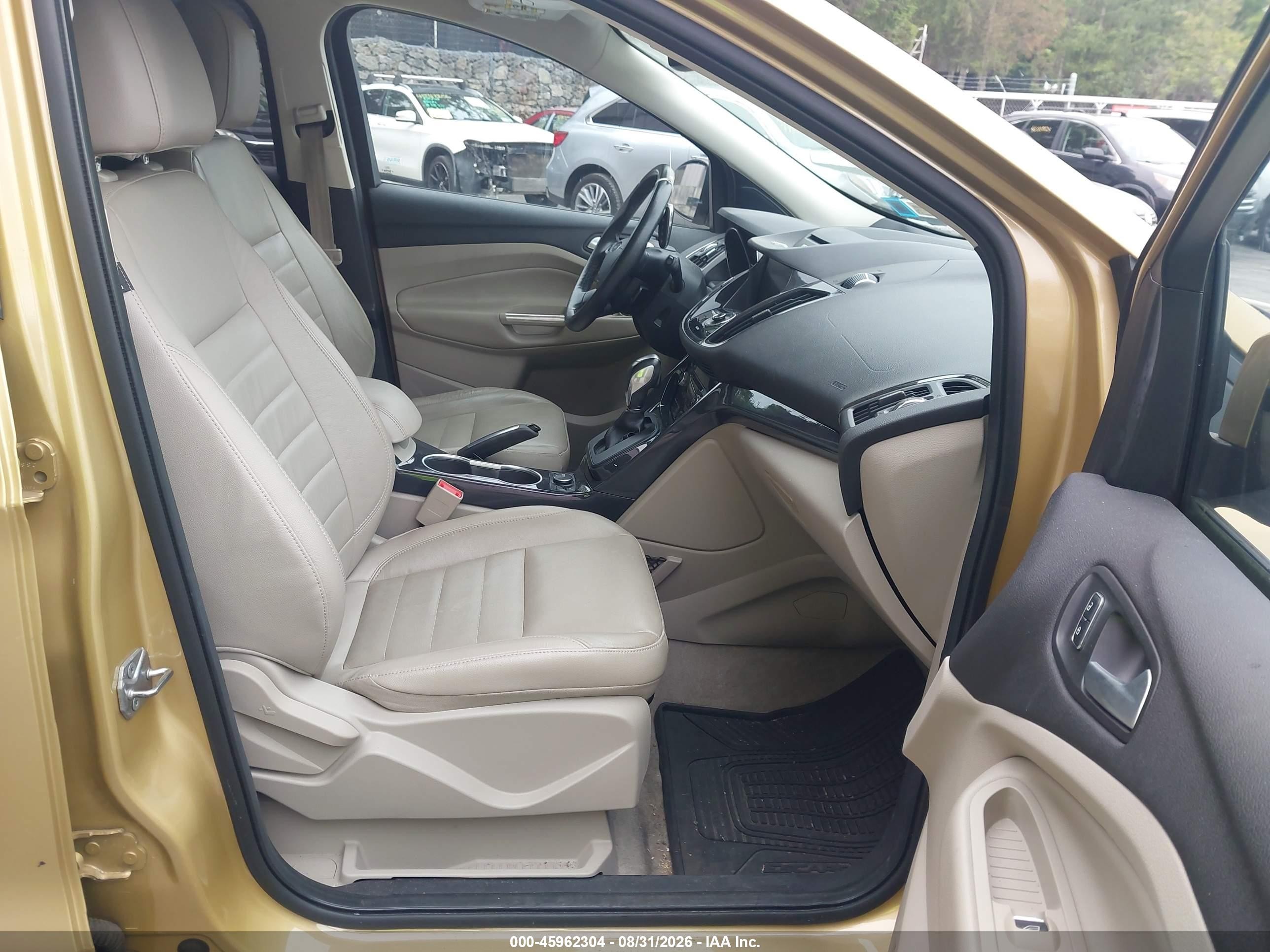 2014 Ford Escape Titanium Золотой vin: 1FMCU9JX6EUE05387
