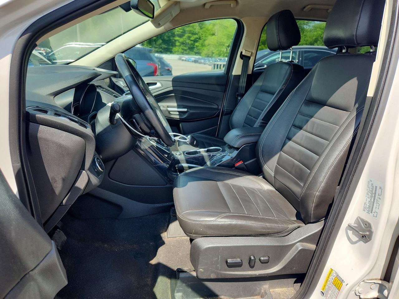 2014 Ford Escape Titanium White vin: 1FMCU9JX7EUB75469