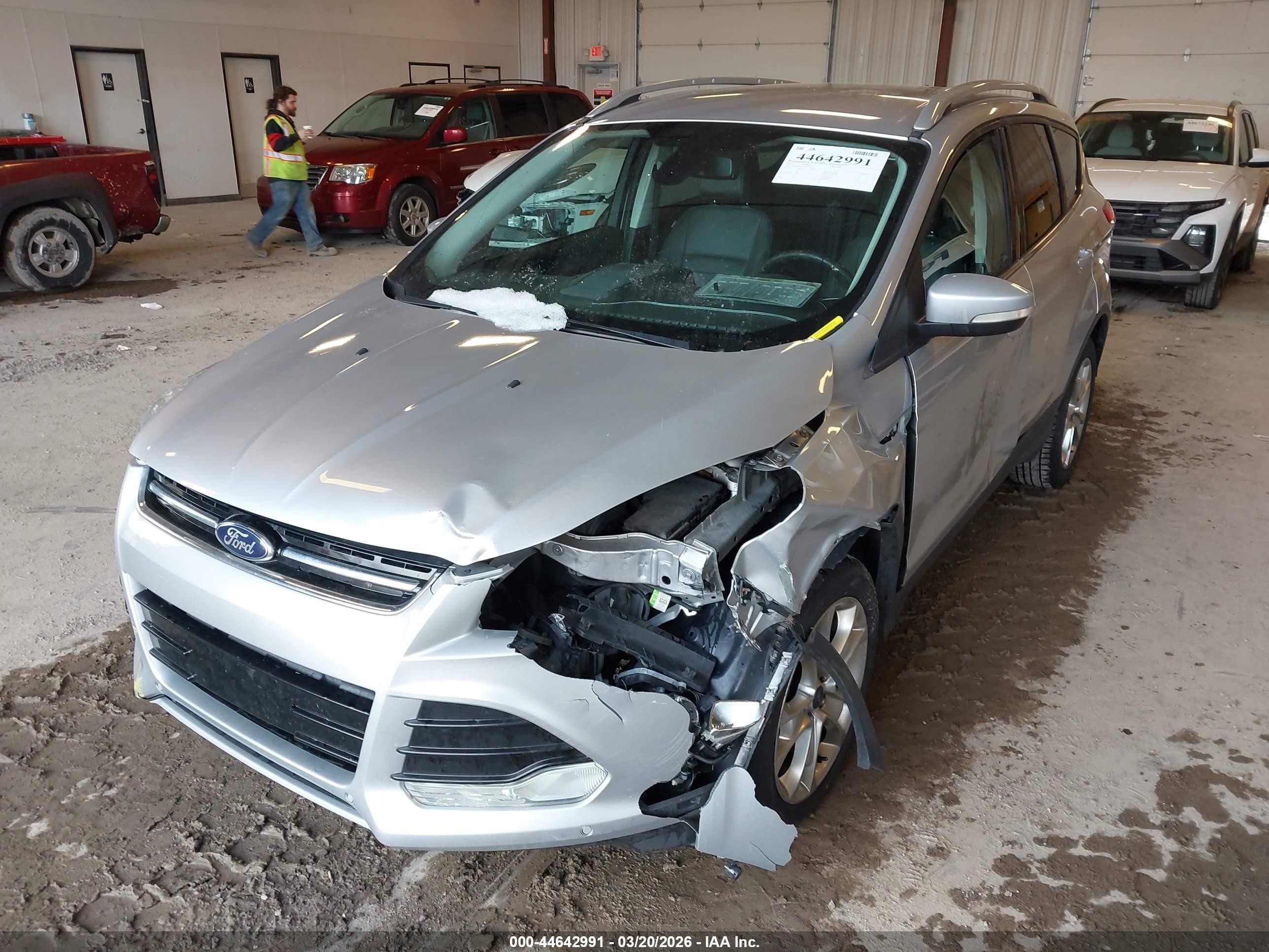 2014 Ford Escape Titanium Серебряный vin: 1FMCU9JX7EUC07241