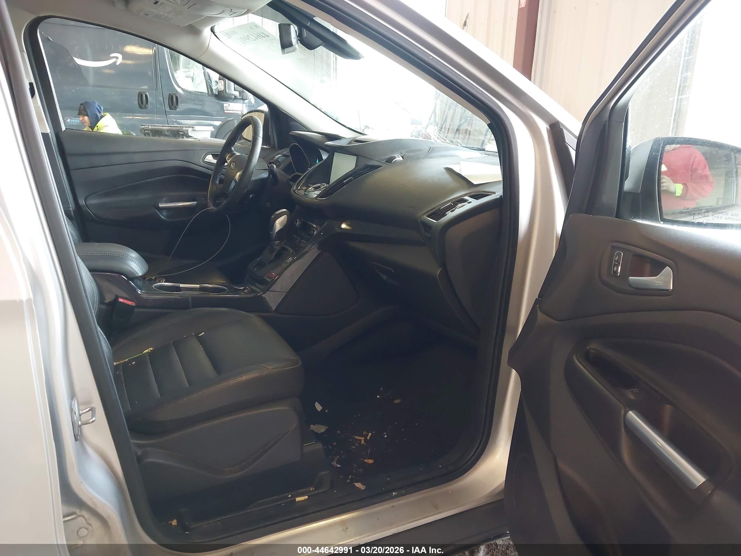 2014 Ford Escape Titanium Серебряный vin: 1FMCU9JX7EUC07241