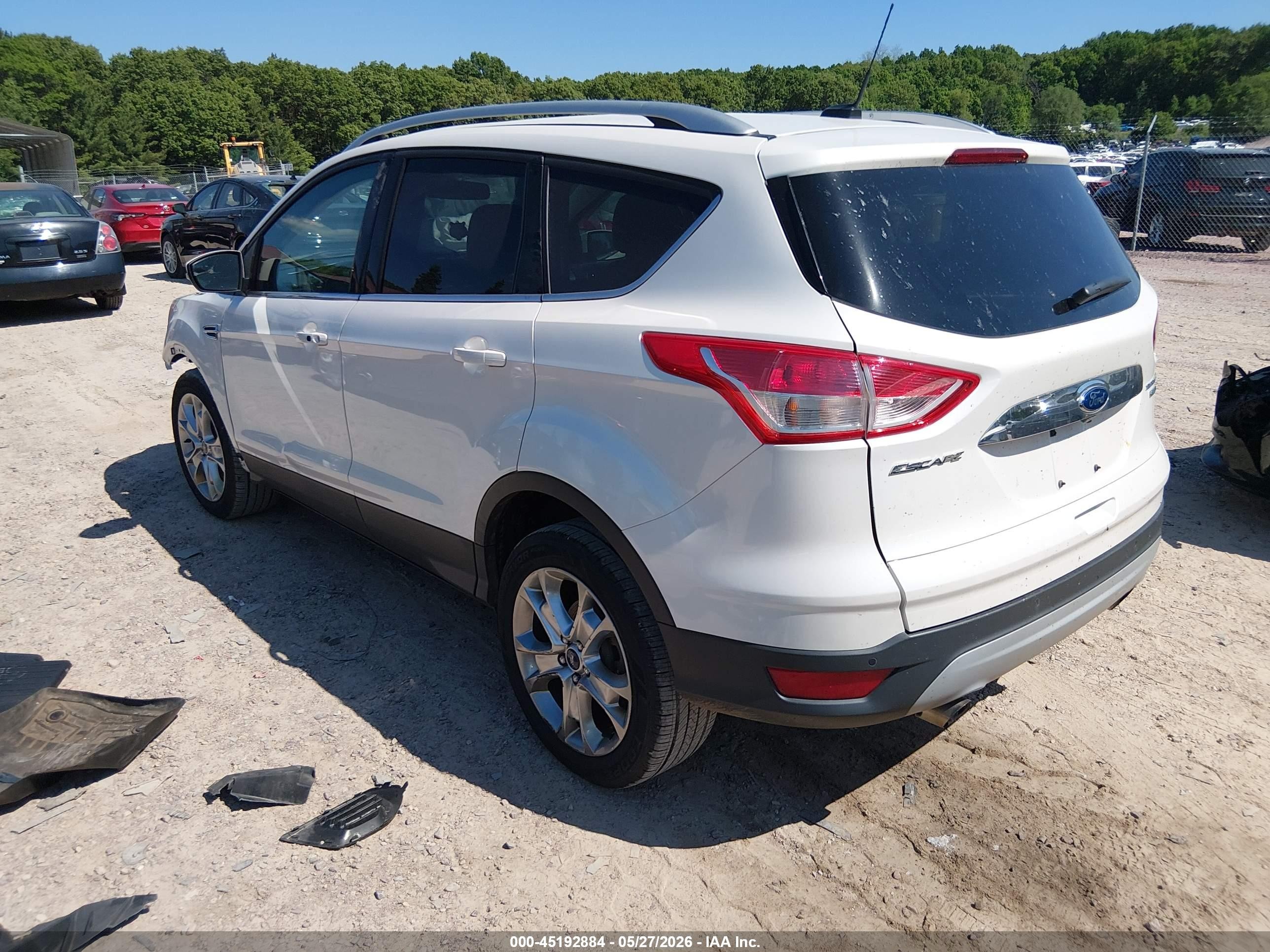 2015 Ford Escape Titanium White vin: 1FMCU9JX7FUC12666