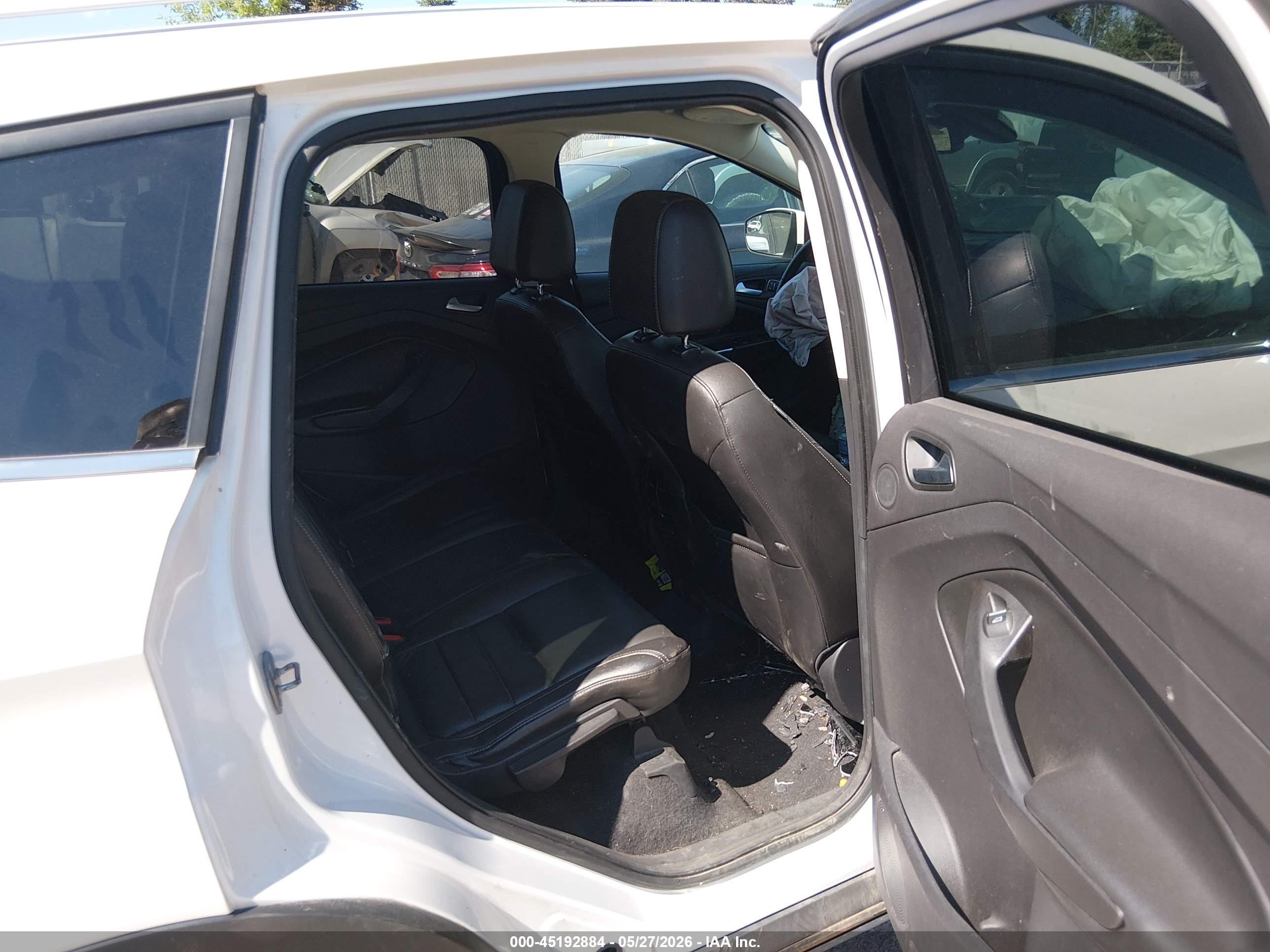 2015 Ford Escape Titanium White vin: 1FMCU9JX7FUC12666