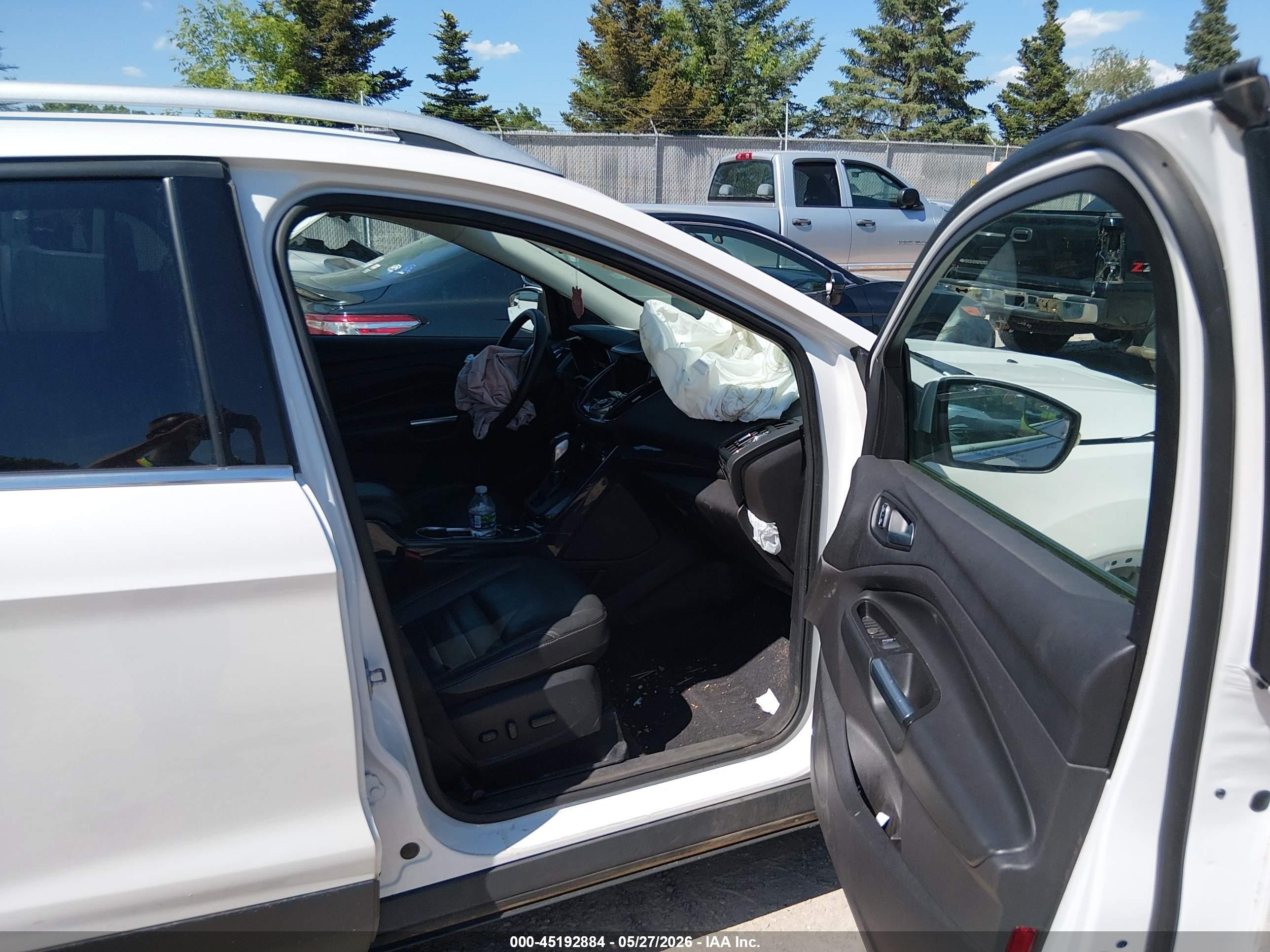 2015 Ford Escape Titanium White vin: 1FMCU9JX7FUC12666