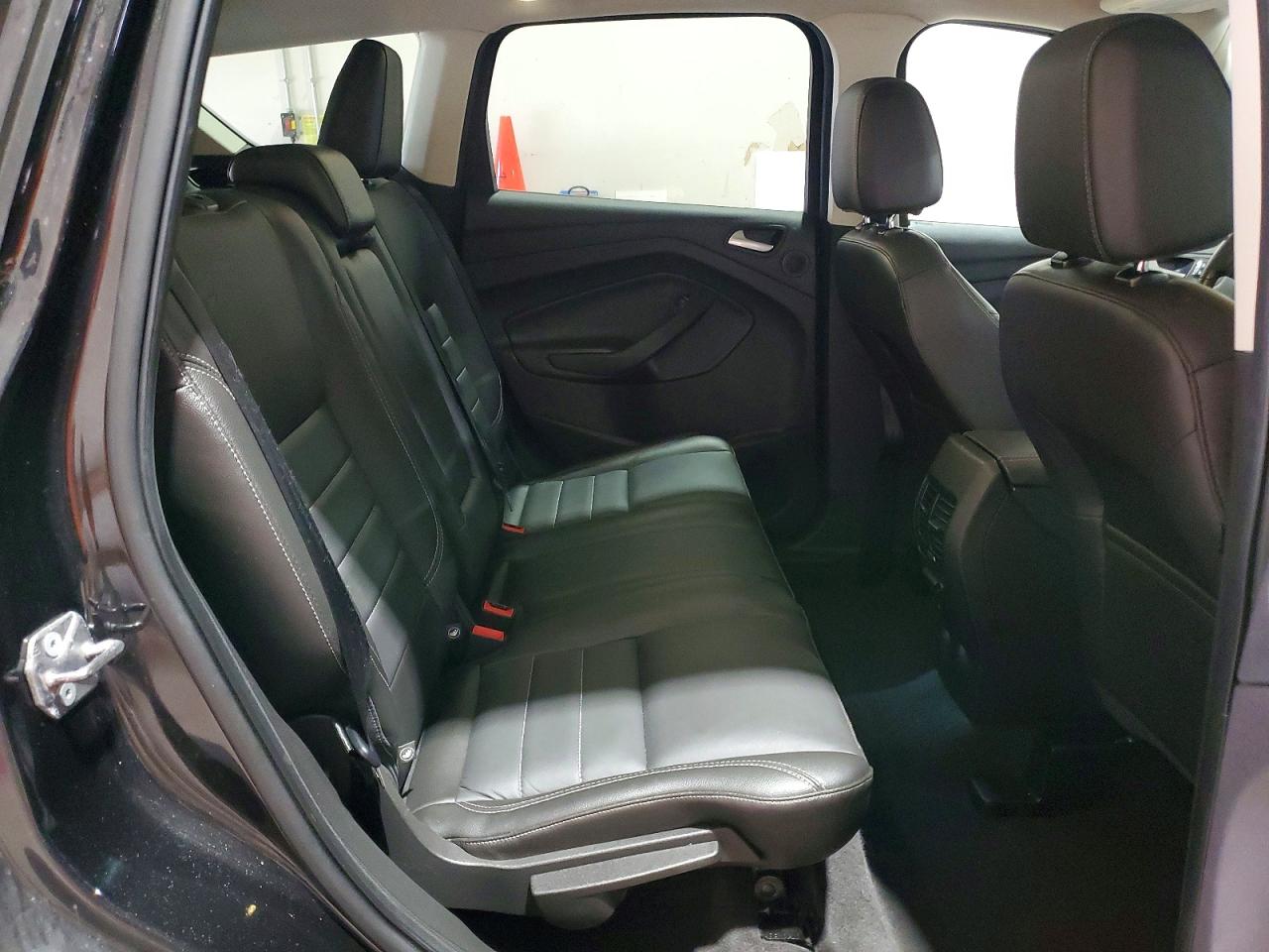 2015 Ford Escape Titanium Черный vin: 1FMCU9JX7FUC39544