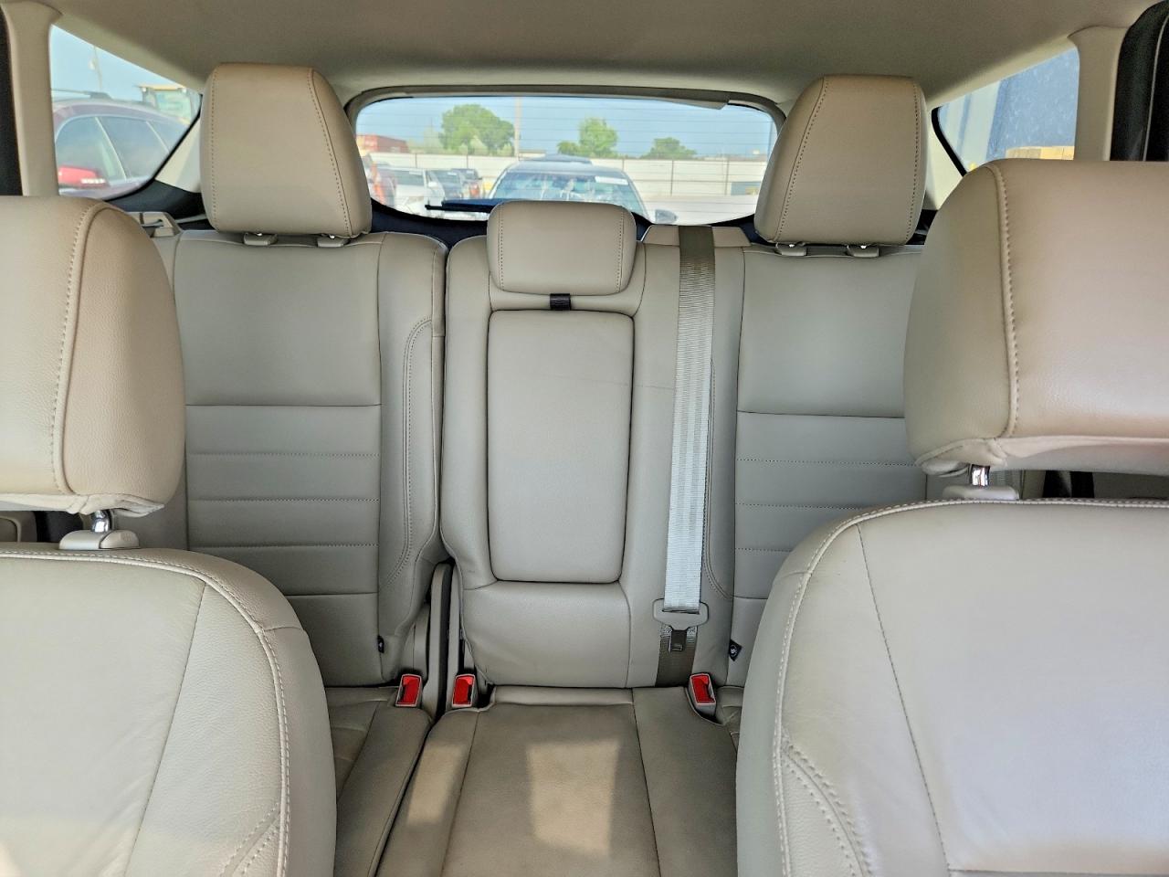 2015 Ford Escape Titanium White vin: 1FMCU9JX8FUC24213