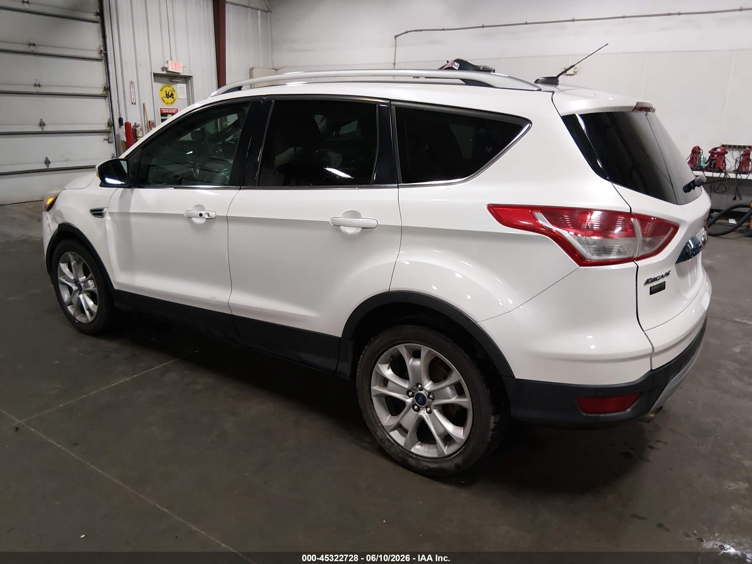 2015 Ford Escape Titanium White vin: 1FMCU9JX8FUC25474