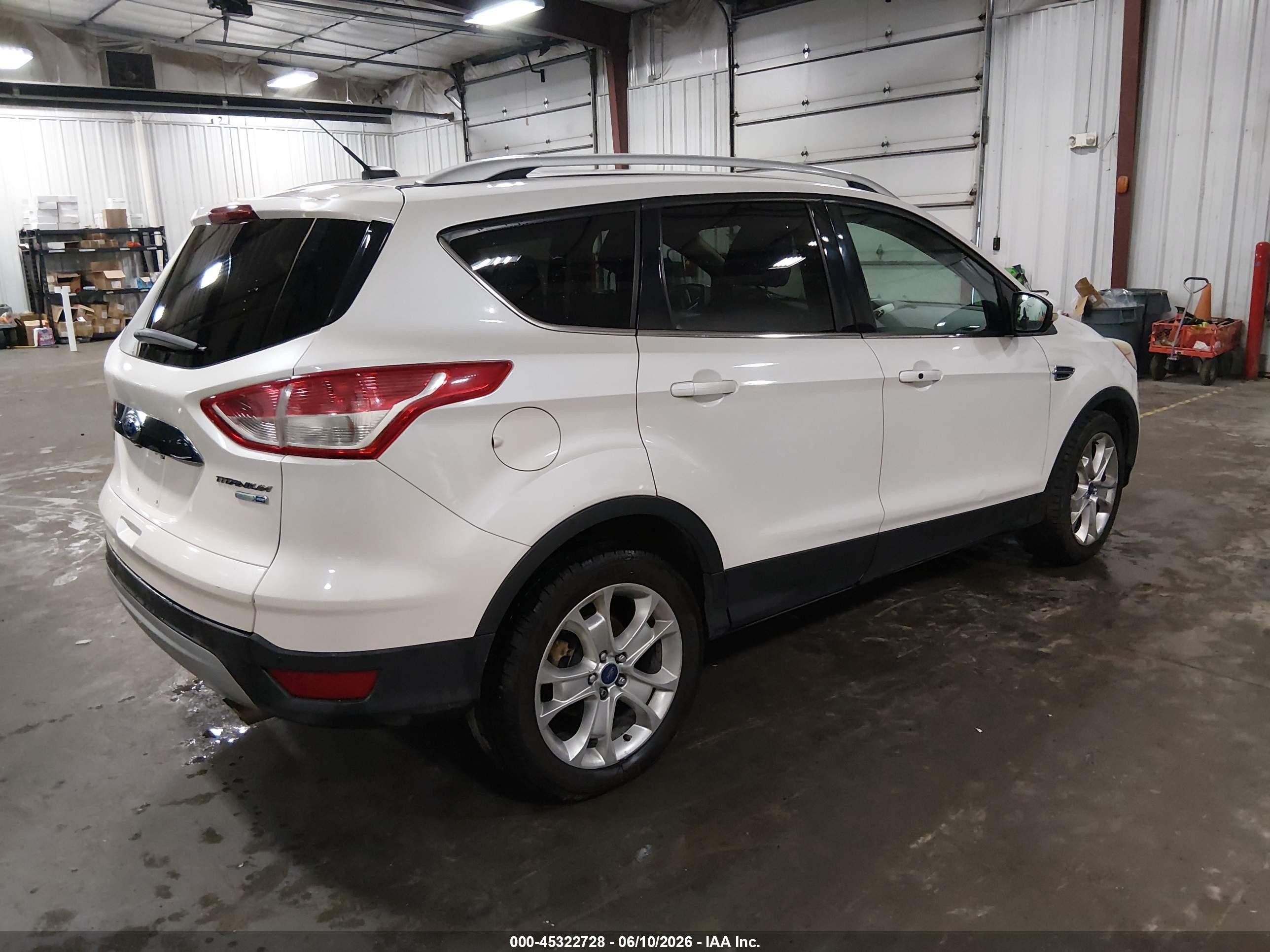 2015 Ford Escape Titanium White vin: 1FMCU9JX8FUC25474