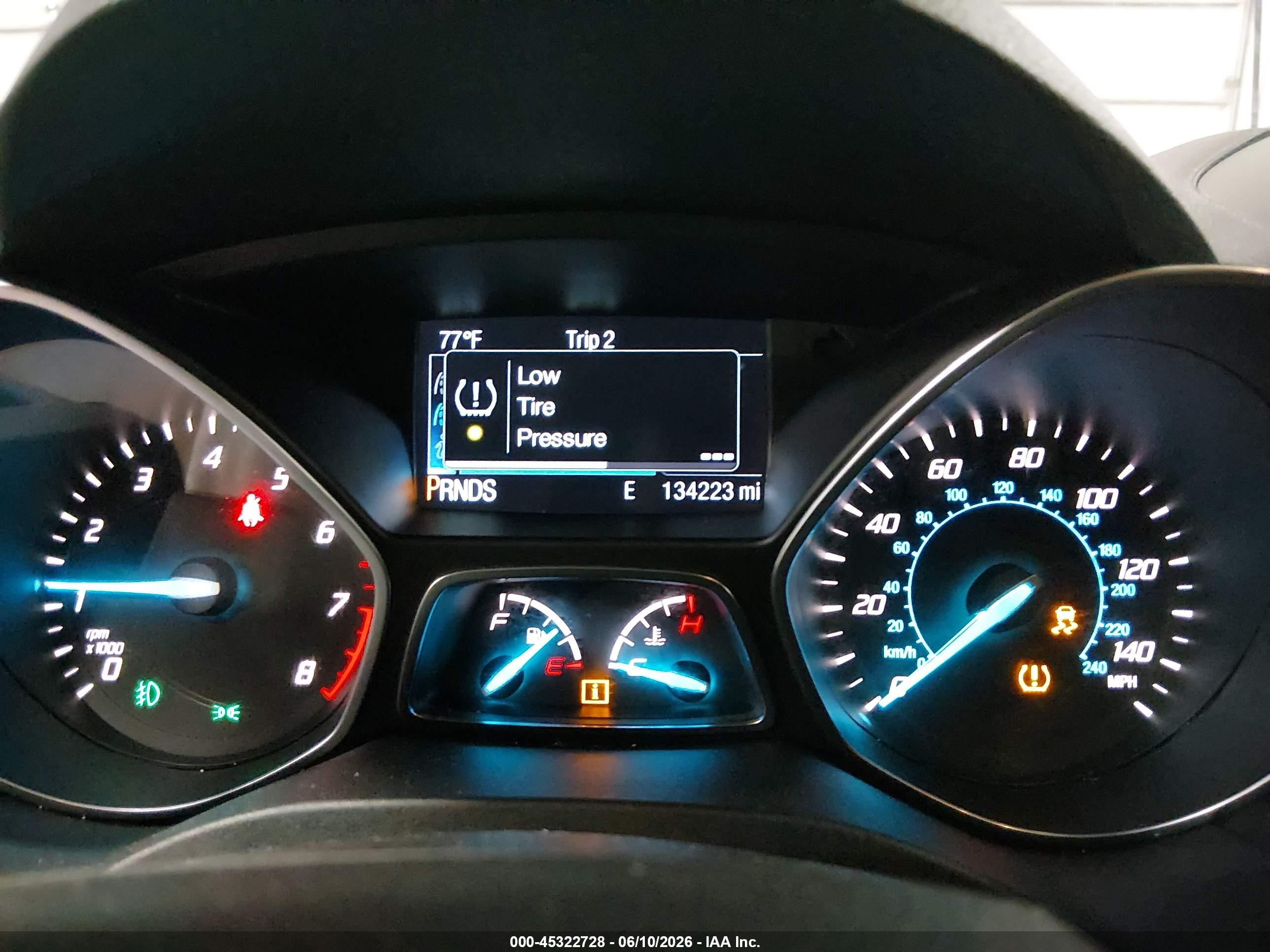 2015 Ford Escape Titanium White vin: 1FMCU9JX8FUC25474