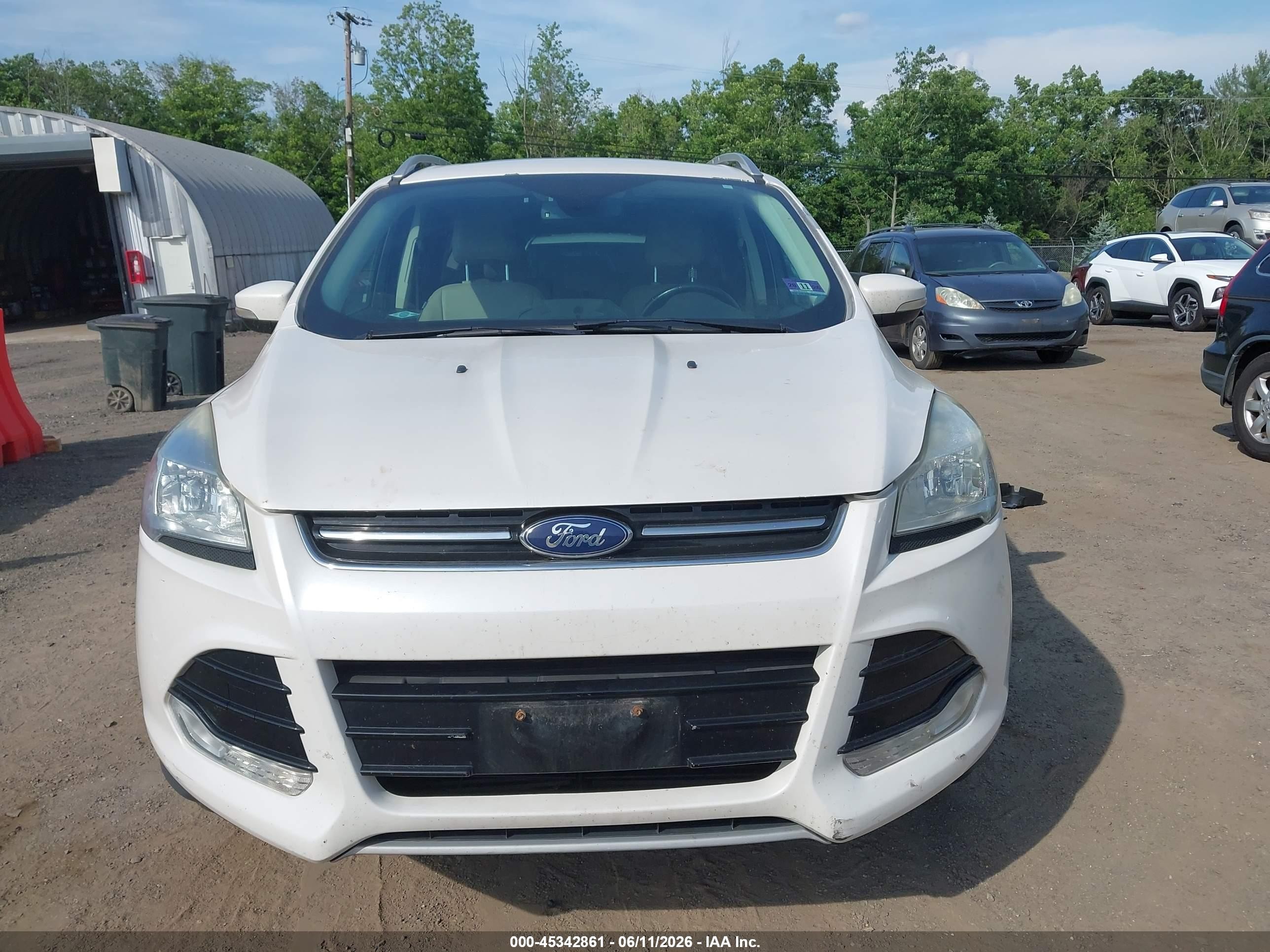 2016 Ford Escape Titanium White vin: 1FMCU9JX8GUB10004