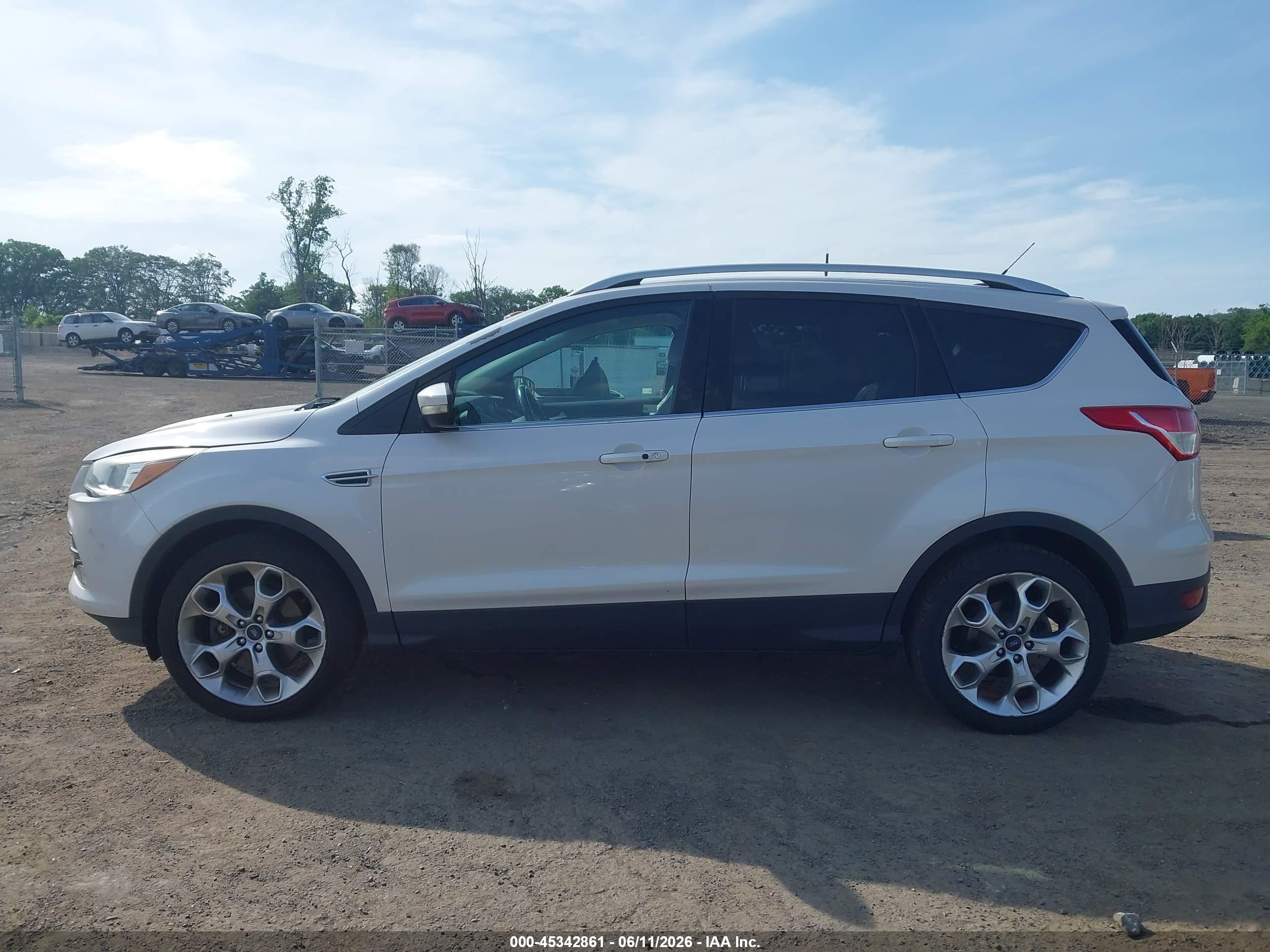 2016 Ford Escape Titanium White vin: 1FMCU9JX8GUB10004