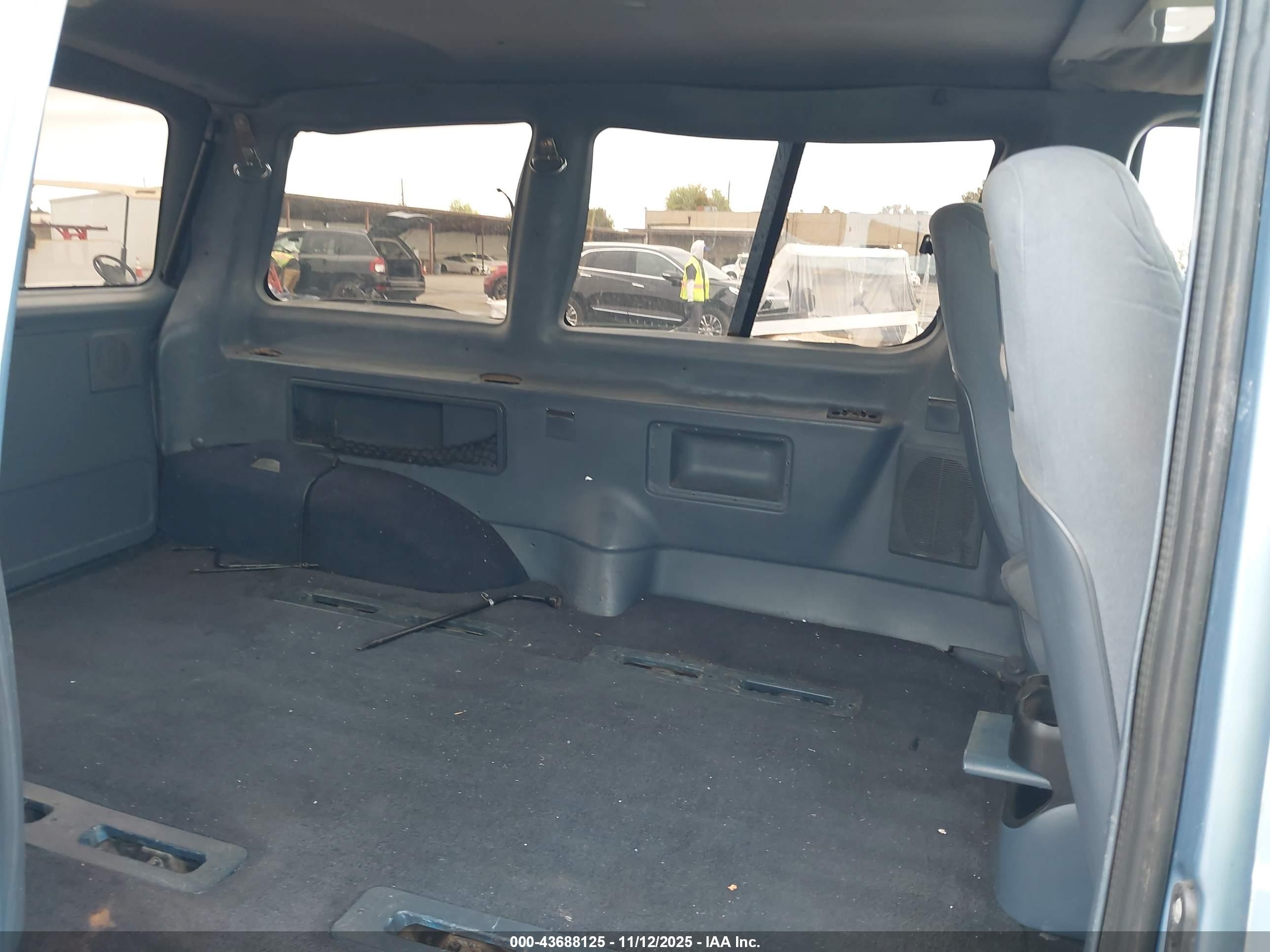1992 Ford Aerostar   Blue vin: 1FMDA11U3NZA03284