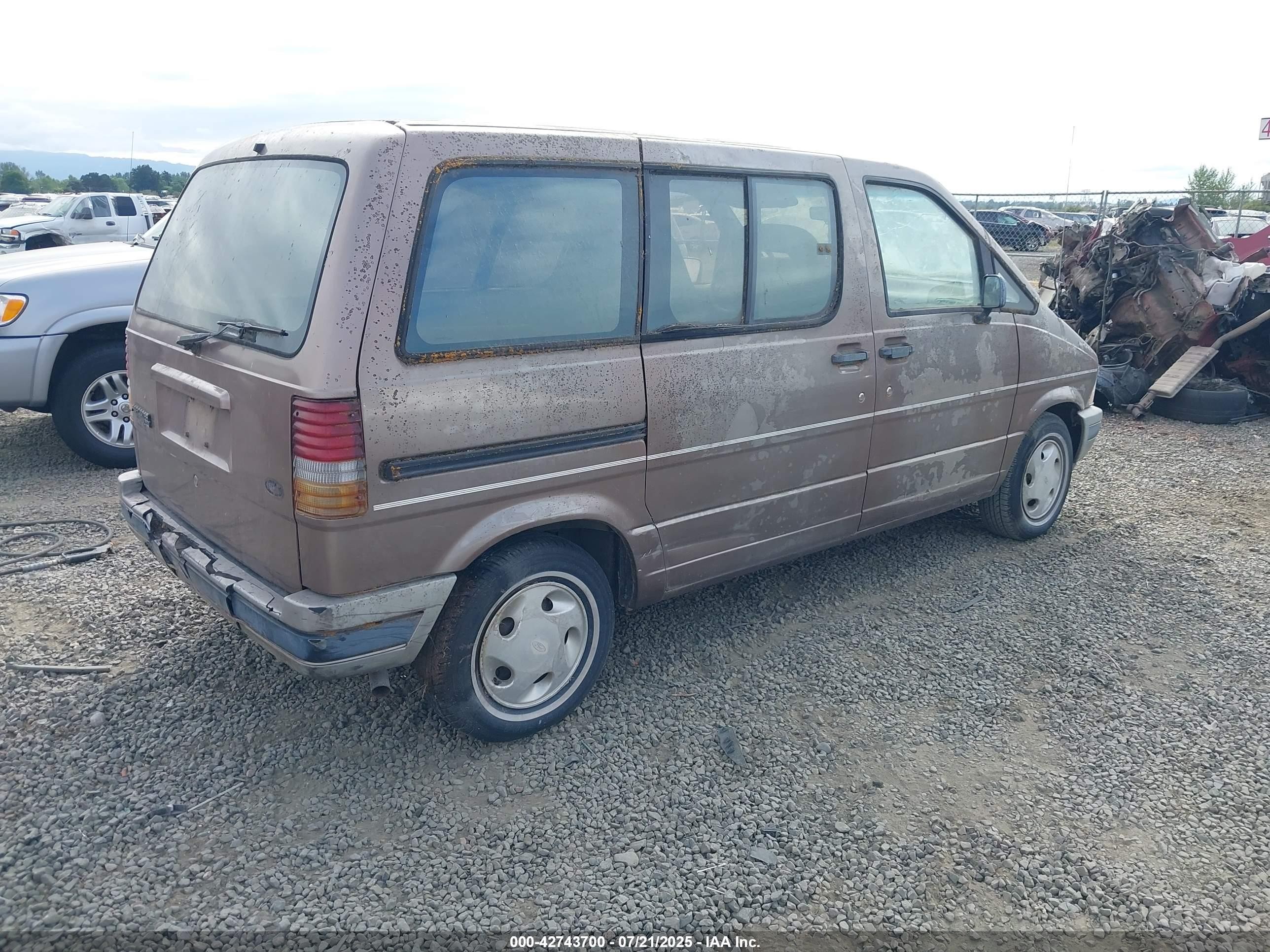 1992 Ford Aerostar   Dark Brown vin: 1FMDA11U6NZB38582