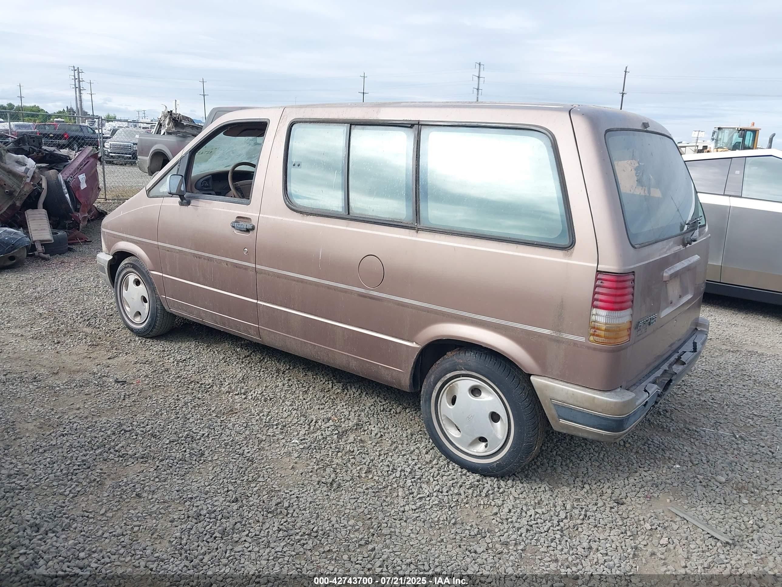 1992 Ford Aerostar   Dark Brown vin: 1FMDA11U6NZB38582