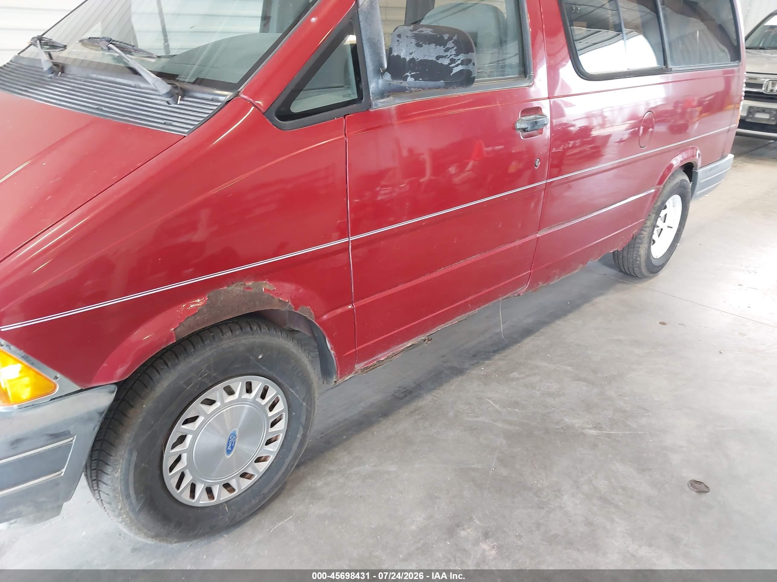 1990 Ford Aerostar   Red vin: 1FMDA31U4LZA71456