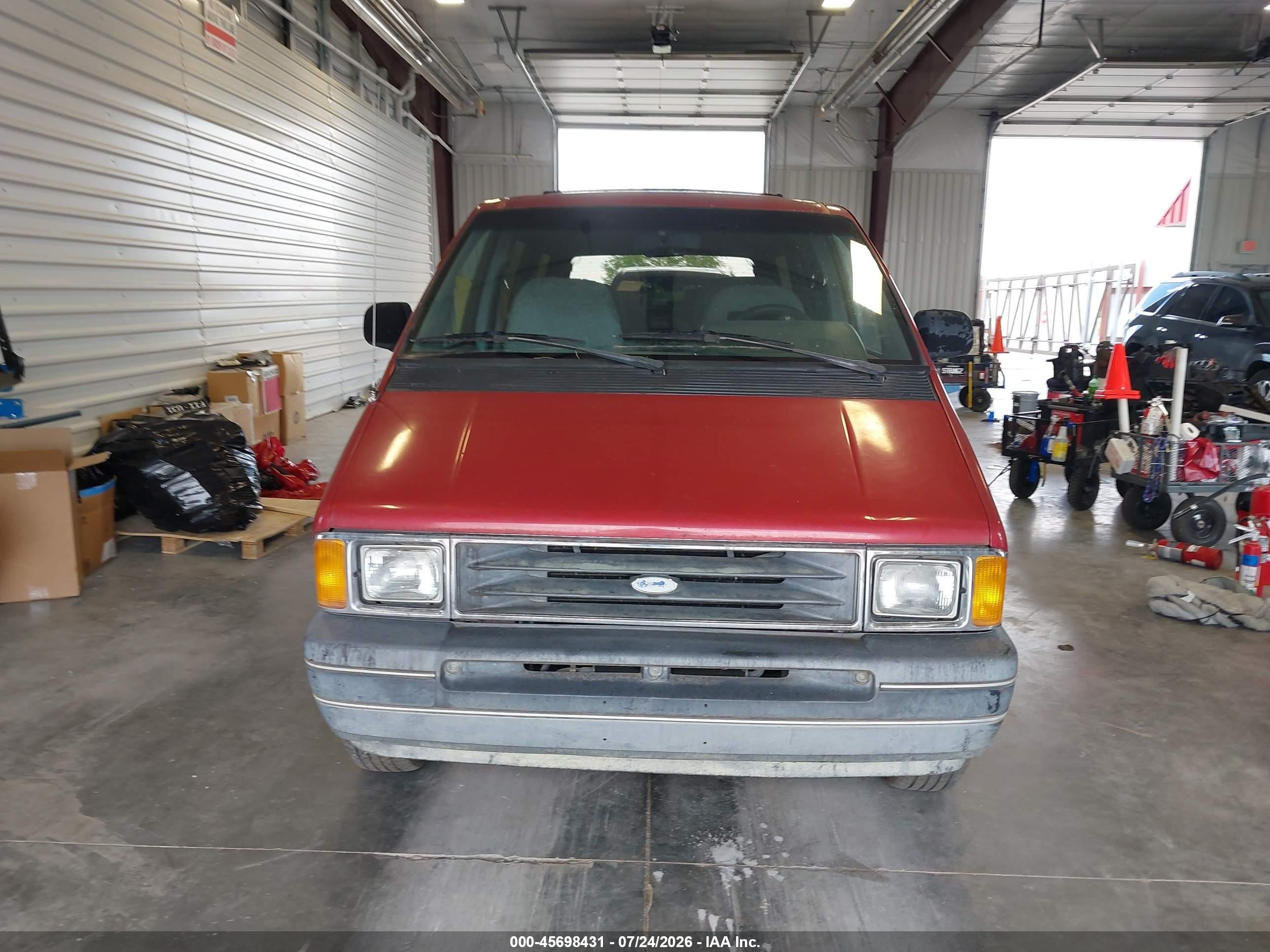 1990 Ford Aerostar   Red vin: 1FMDA31U4LZA71456