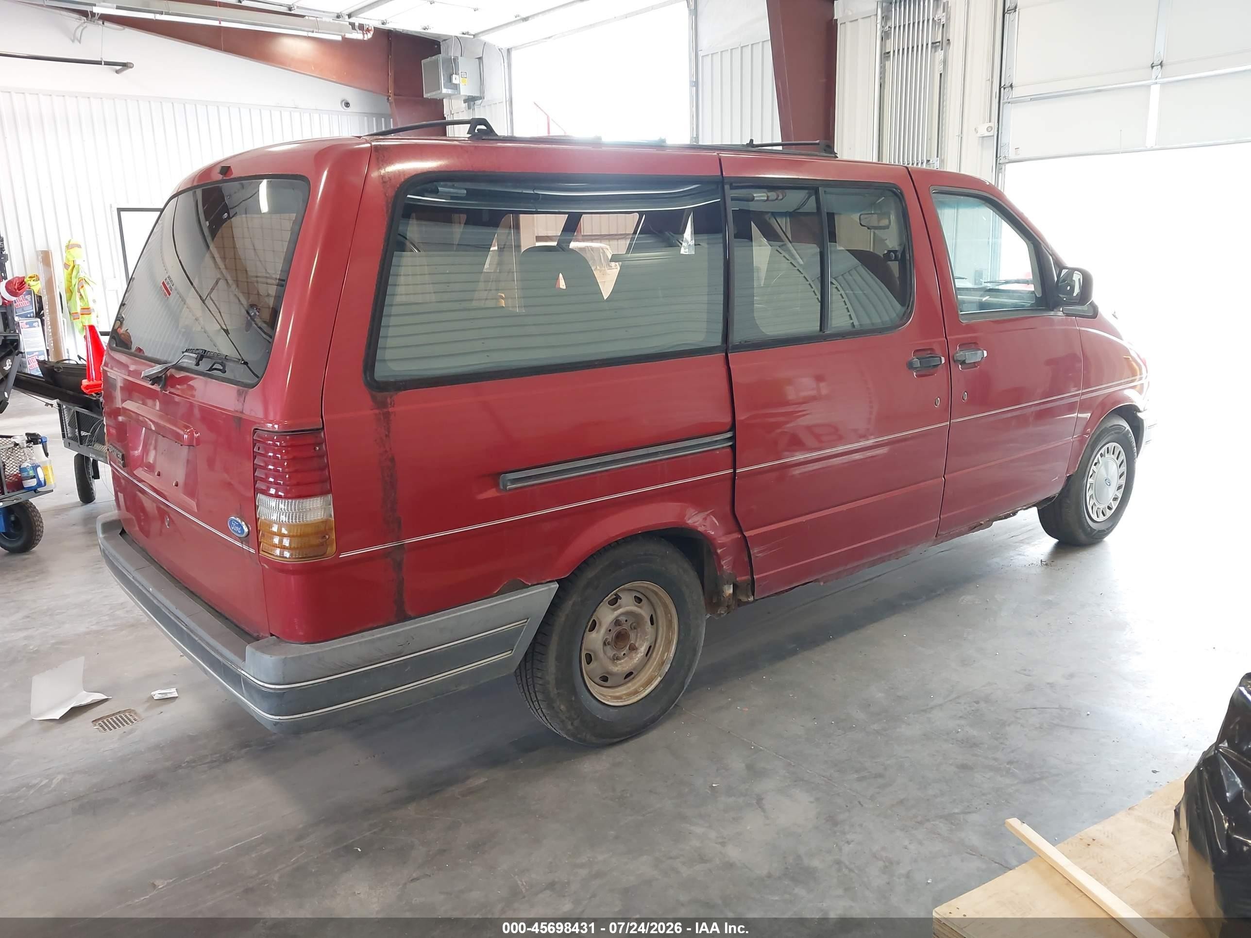 1990 Ford Aerostar   Red vin: 1FMDA31U4LZA71456